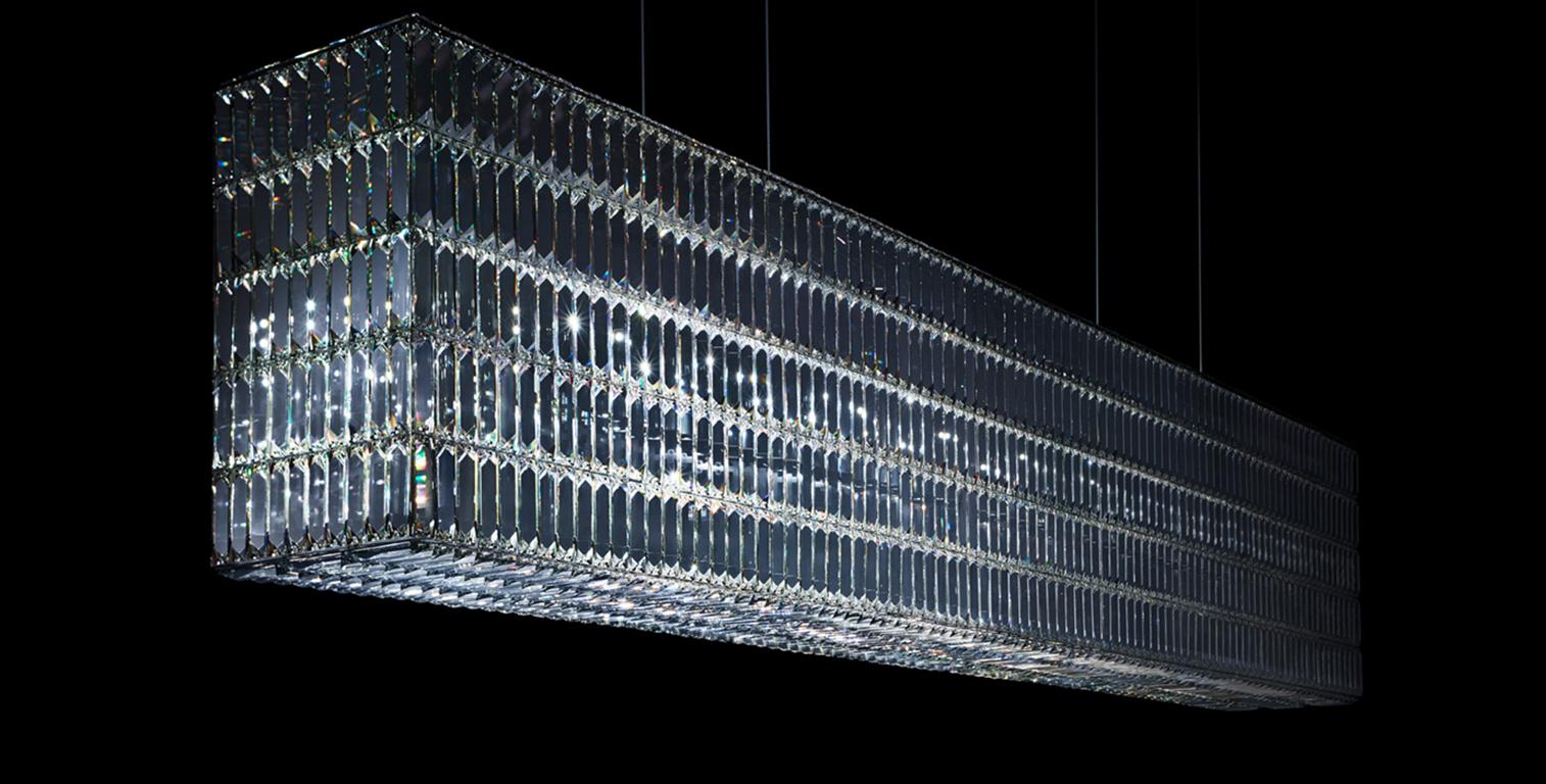 Autrichien Lampe à suspension horizontale LED en forme de boîte à paillettes en cristal Swarovski en vente