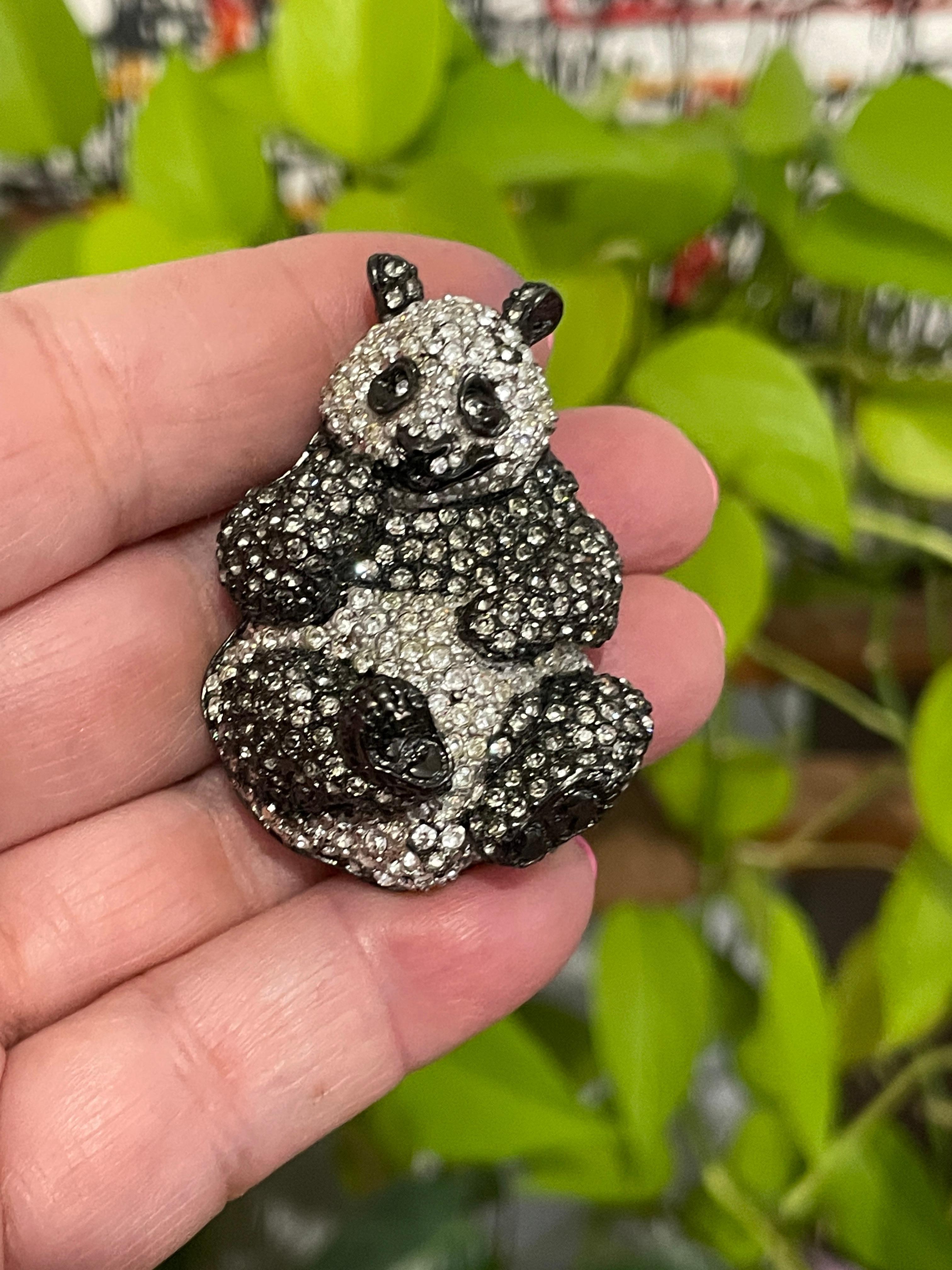 Swarovski Kristall Glitz Panda Bären Brosche Anstecknadel Neu, nie getragen 1980er im Angebot 1