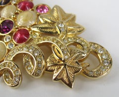 Spilla con uva in cristallo Swarovski Nuova, mai indossata, anni '80