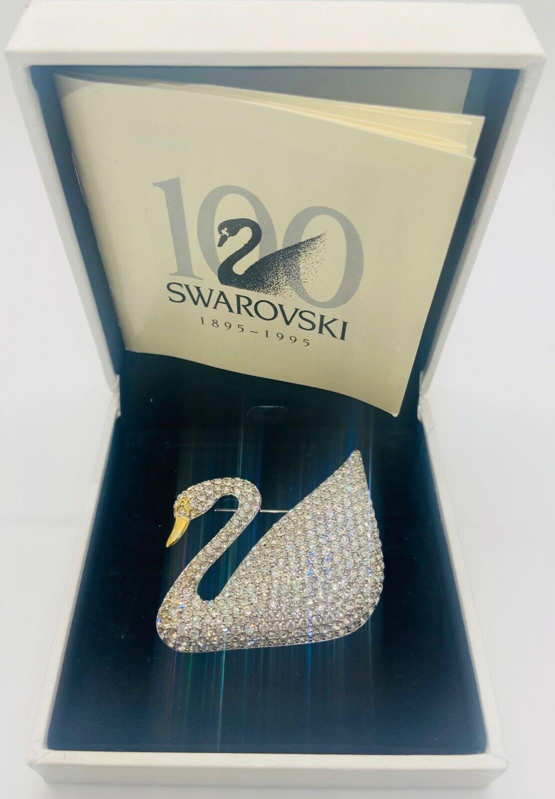 Swarovski Crystal Swan Brosche/ Anstecknadel, signiert und im Ruhestand im Zustand „Gut“ im Angebot in Plainview, NY