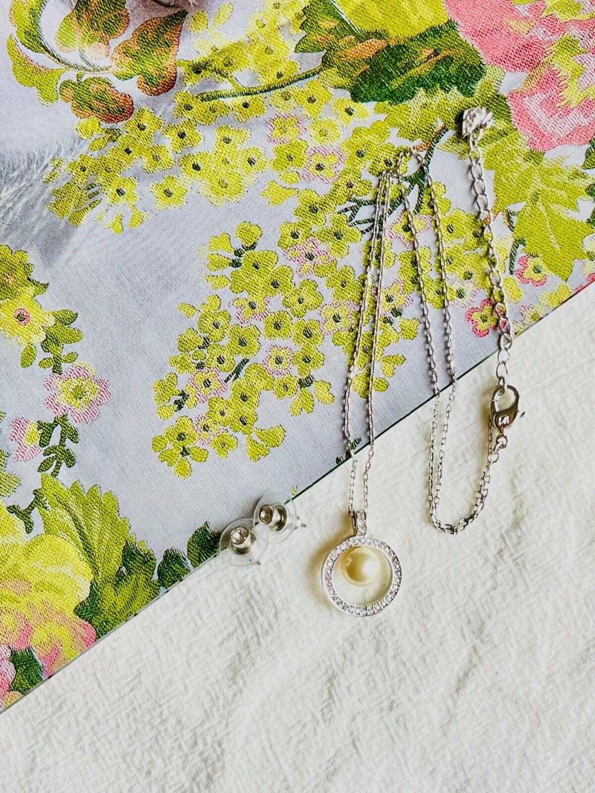 Very excellent condition. With original some old box.

Length: 38cm, extend chain 6cm. 

Pendant: 1.7 cm. Earrings: 4 mm.

_ _ _

Great for everyday wear. Come with velvet pouch and beautiful package.

Makes the perfect gift for Teens, Sisters,
