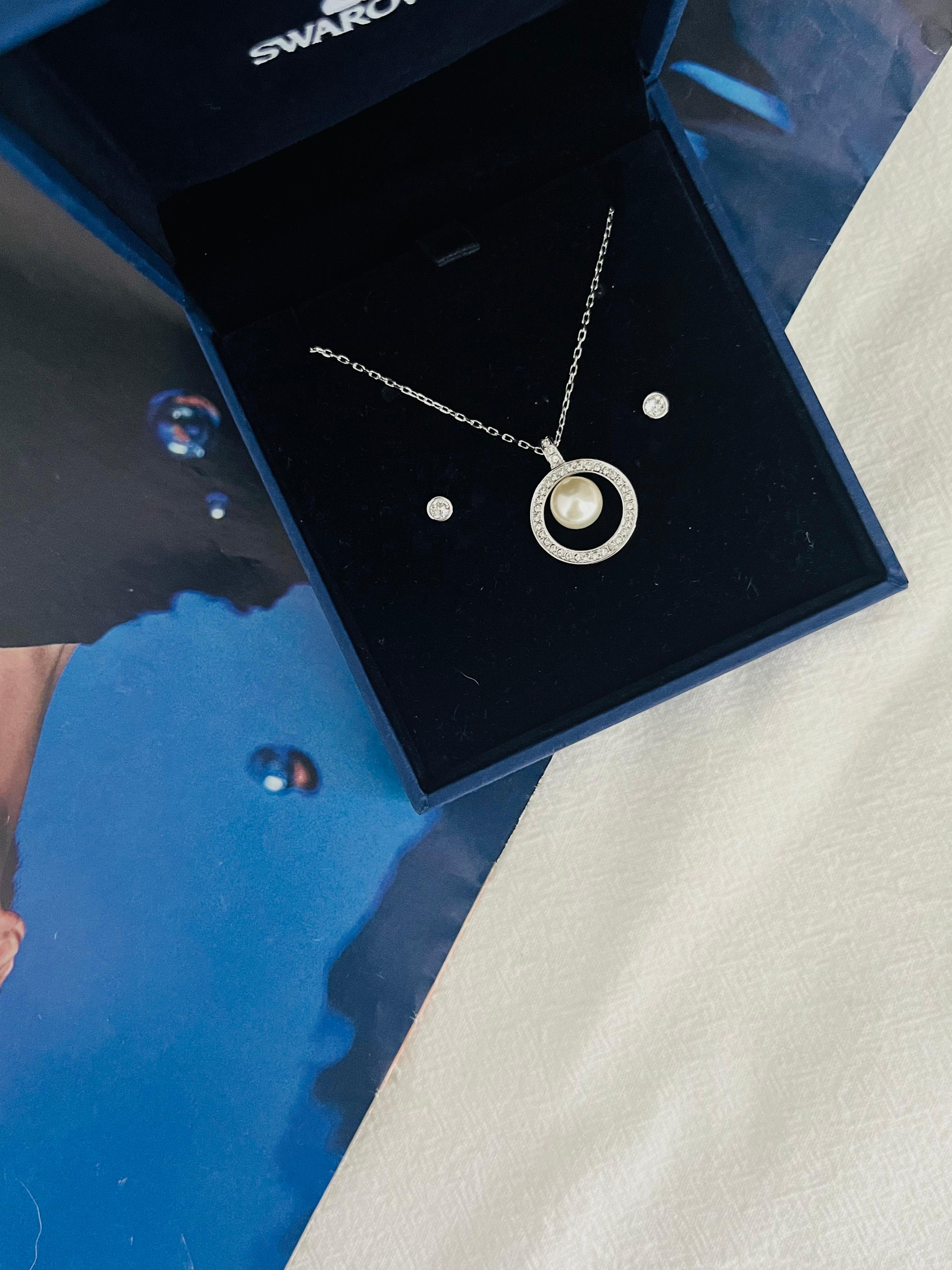 Art Deco Swarovski Crystals Circle Round White Pearls Silver Necklace Earrings Gift Set For Sale