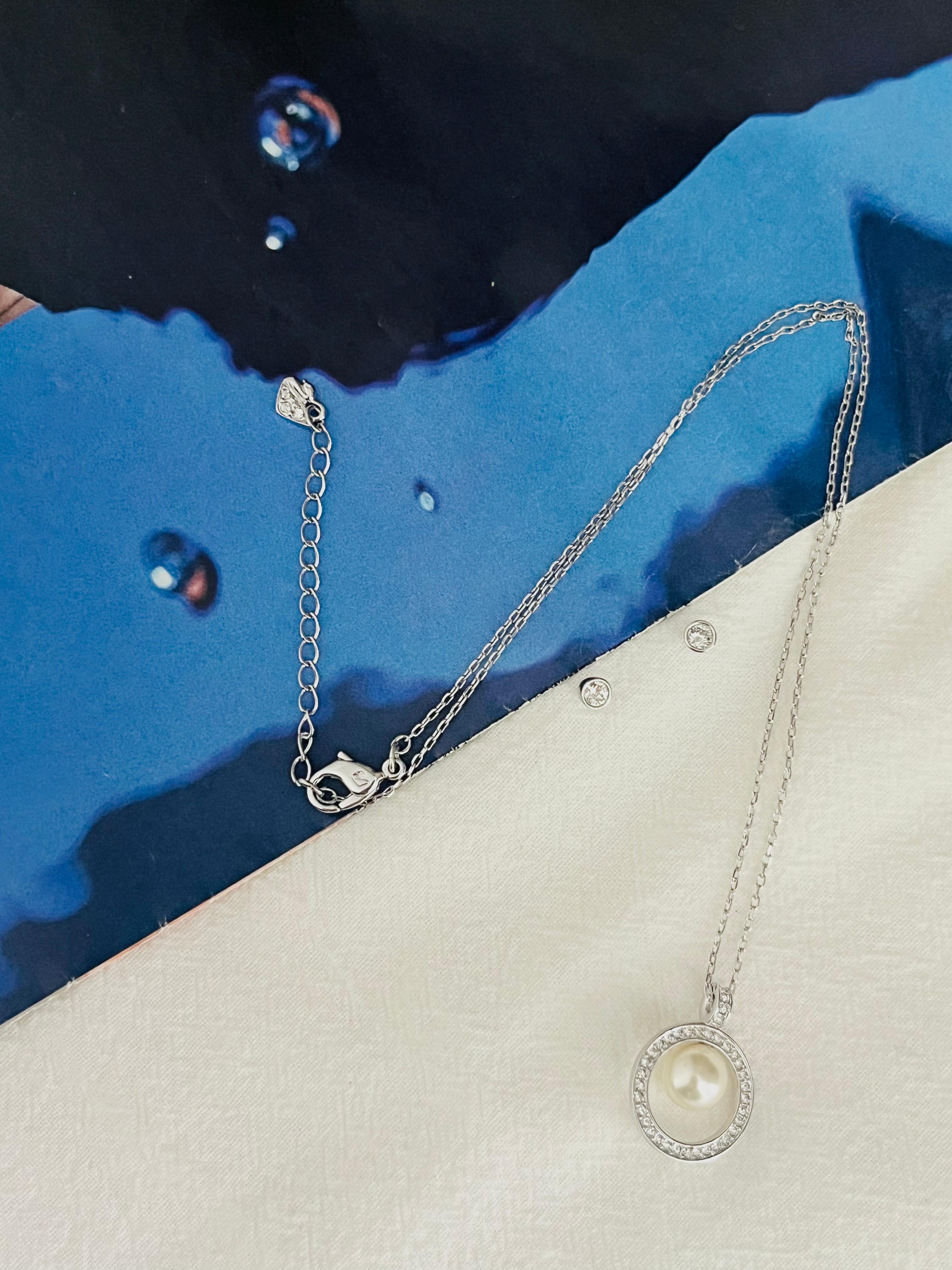 Women's or Men's Swarovski Crystals Circle Round White Pearls Silver Necklace Earrings Gift Set For Sale