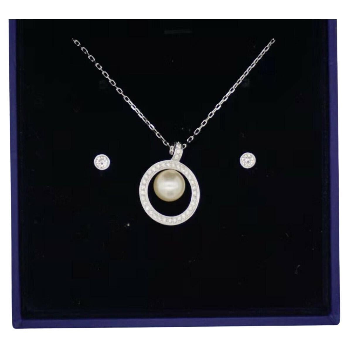 Swarovski Crystals Circle Round White Pearls Silver Necklace Earrings Gift Set  For Sale