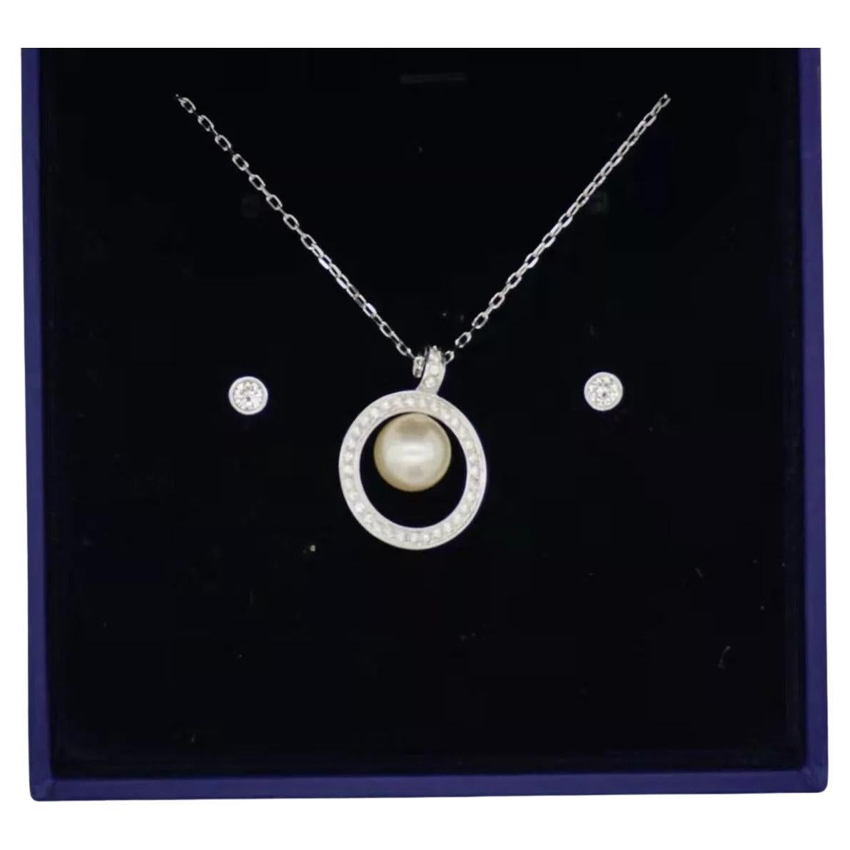 Swarovski Crystals Circle Round White Pearls Silver Necklace Earrings Gift Set For Sale