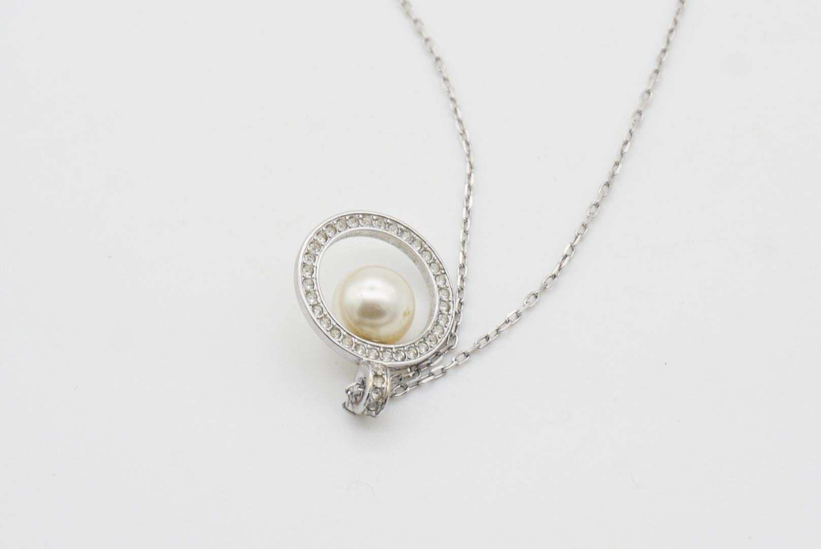 Swarovski Crystals Circle White Round Pearl Openwork Collana con ciondolo in argento in vendita 2