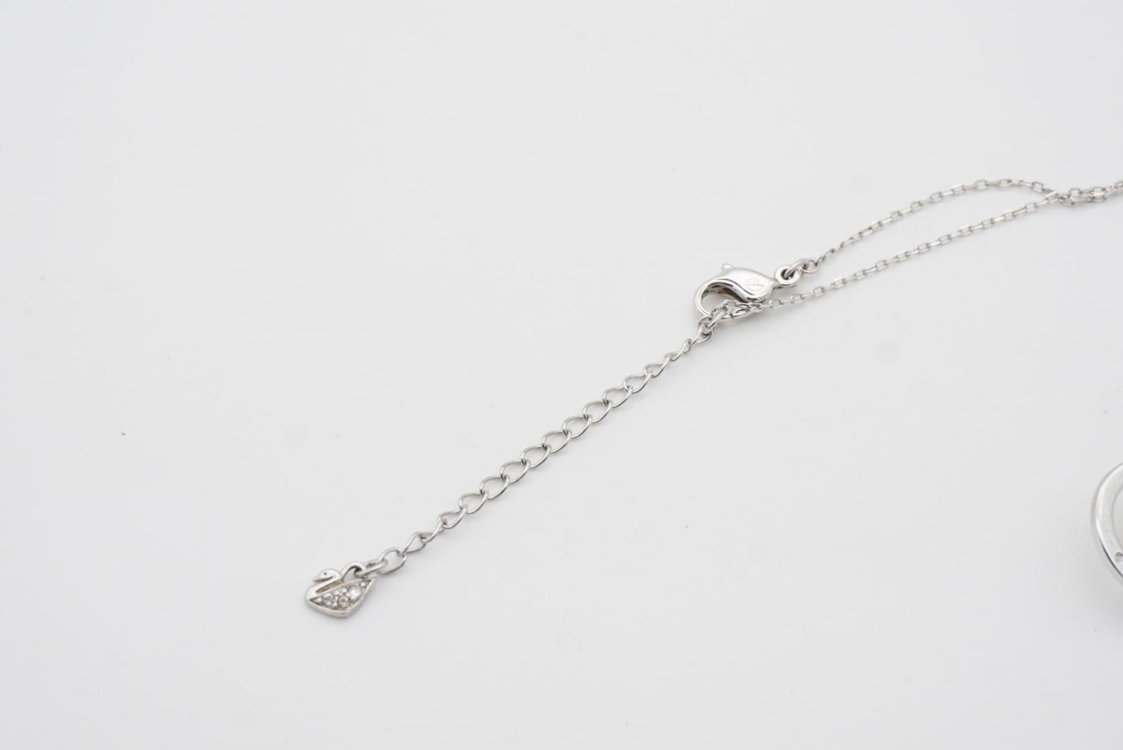 Swarovski Crystals Circle White Round Pearl Openwork Collana con ciondolo in argento in vendita 4