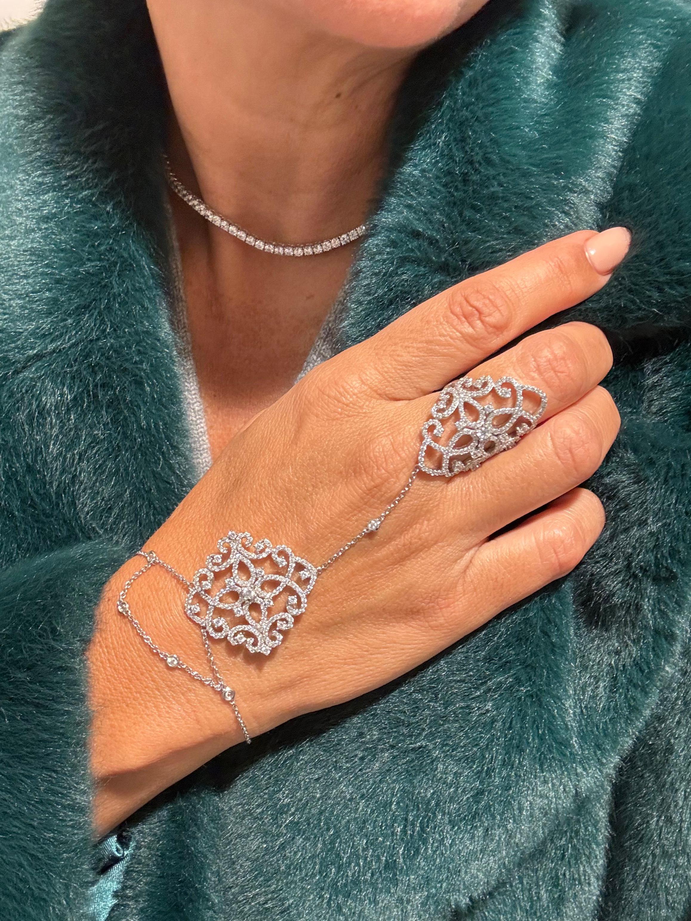 Cadena de mano con cristales Swarovski Corte redondo en venta
