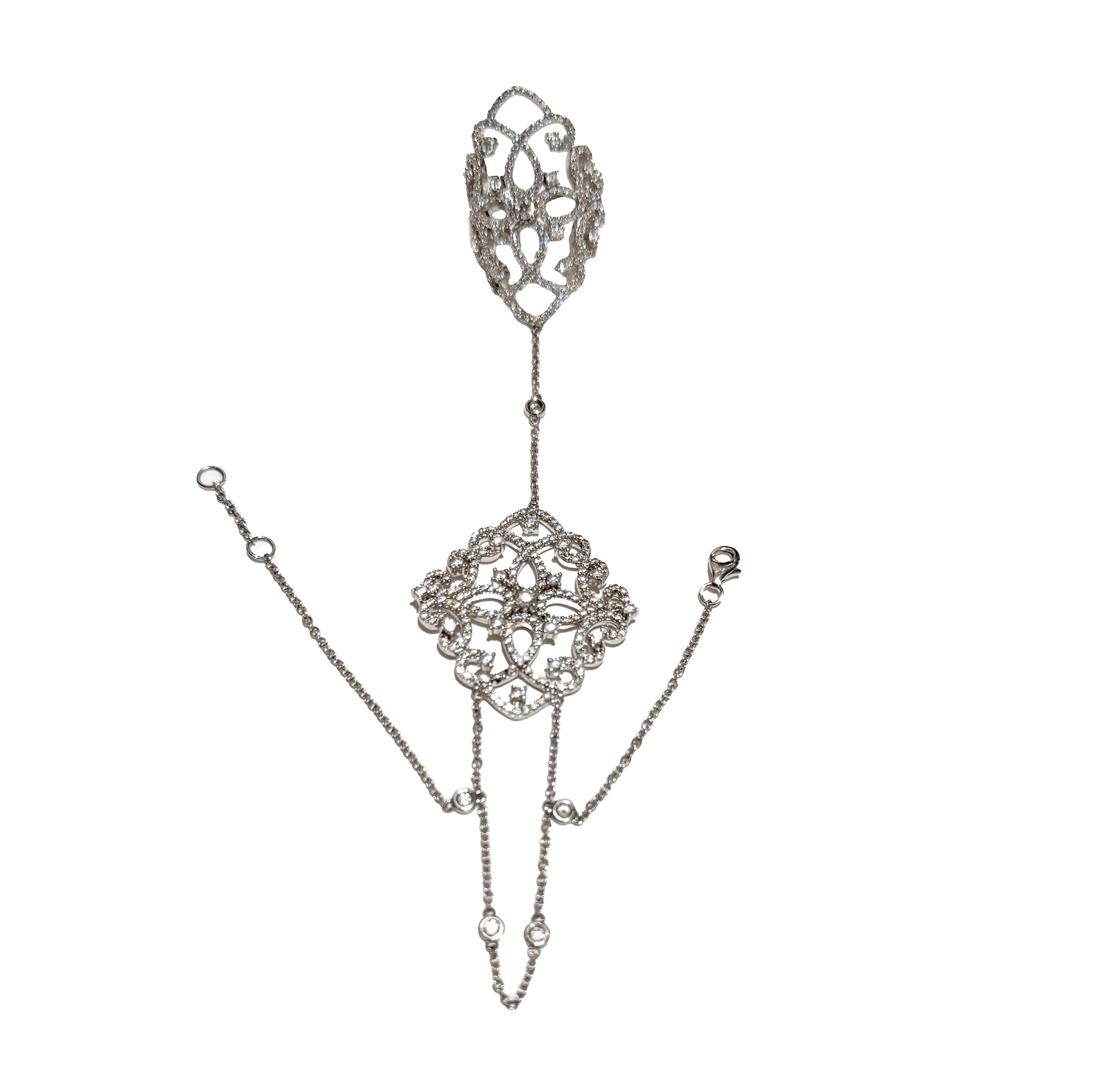 Cadena de mano con cristales Swarovski en Nuevo estado para la venta en Studio City, CA
