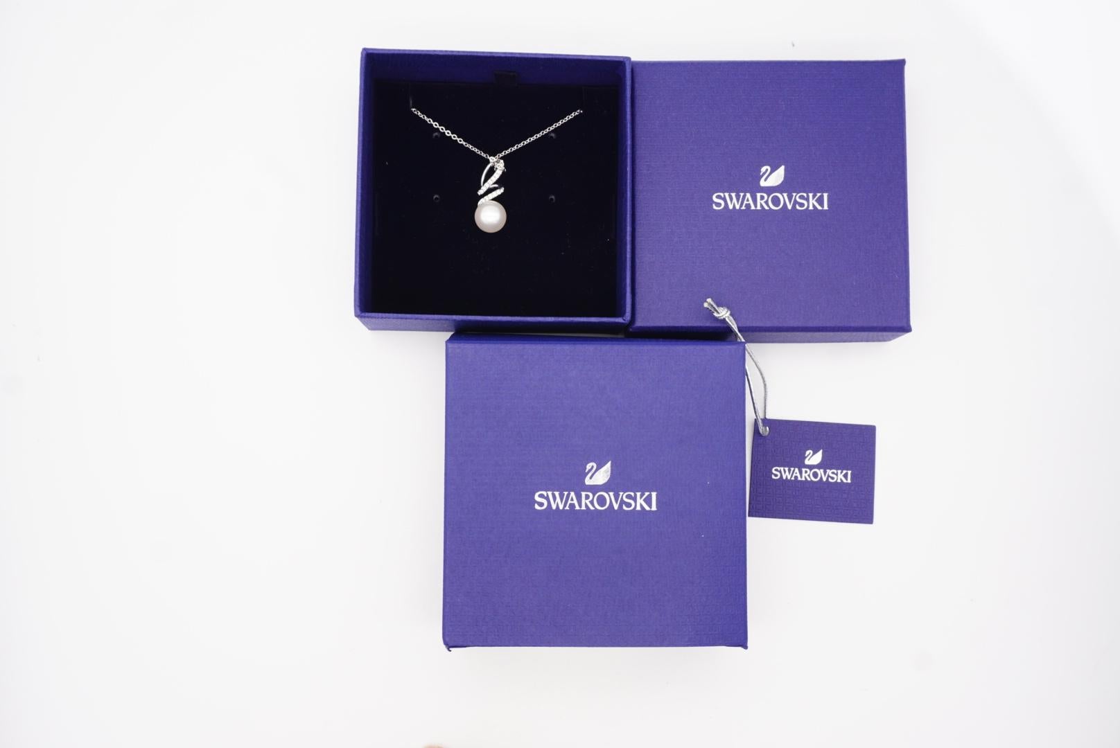 Swarovski Dangle White Round Pearl Crystals Spiral Hook Pendant Collana d'argento in vendita 7