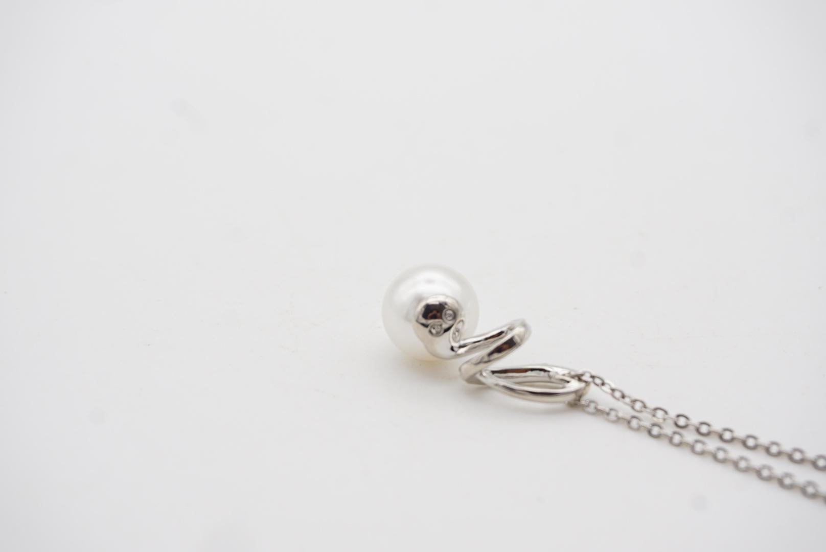 Swarovski Dangle White Round Pearl Crystals Spiral Hook Pendant Collana d'argento in vendita 11