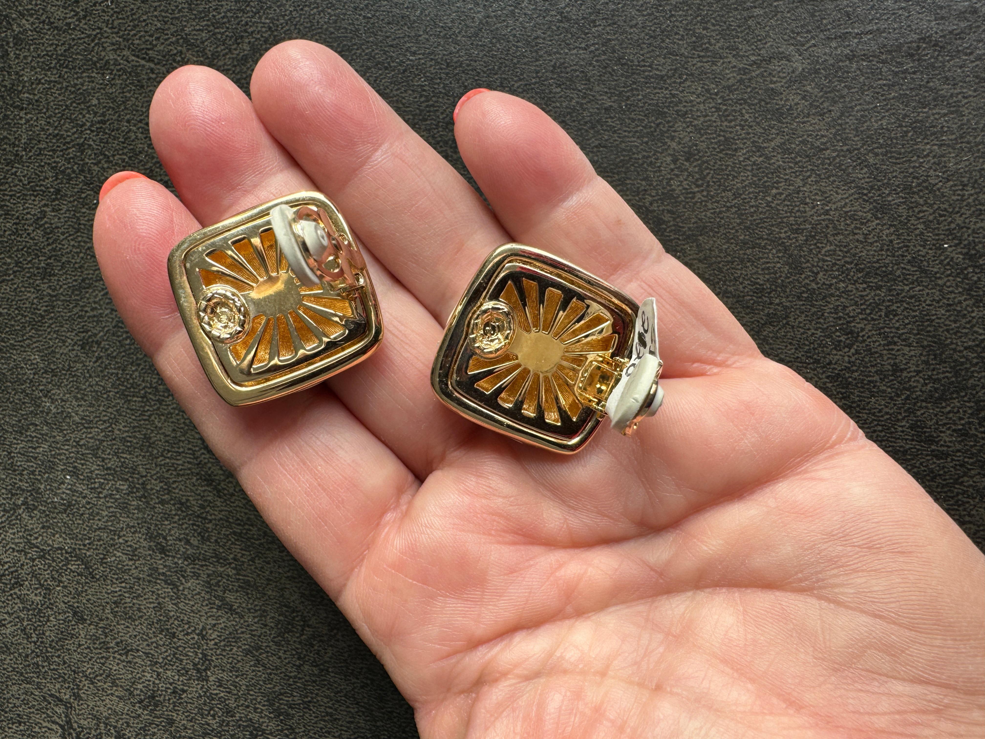 Boucles d'oreilles carrées en cristal crème Swarovski  Neuf, jamais porté en vente 5