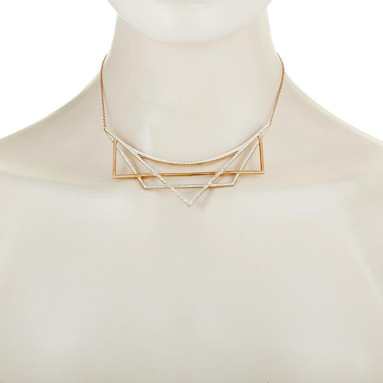 Diese Swarovski-Kette hat eine 10,00â€œ-Kette mit Karabinerverschluss und einen Anhänger, der 4,00â€œ lang und 1,25â€œ breit ist. Die Halskette wiegt 18,5 Gramm und ist mit Kristallen verziert. Dieses SchmuckstÃ¼ck wird in brandneuem Zustand