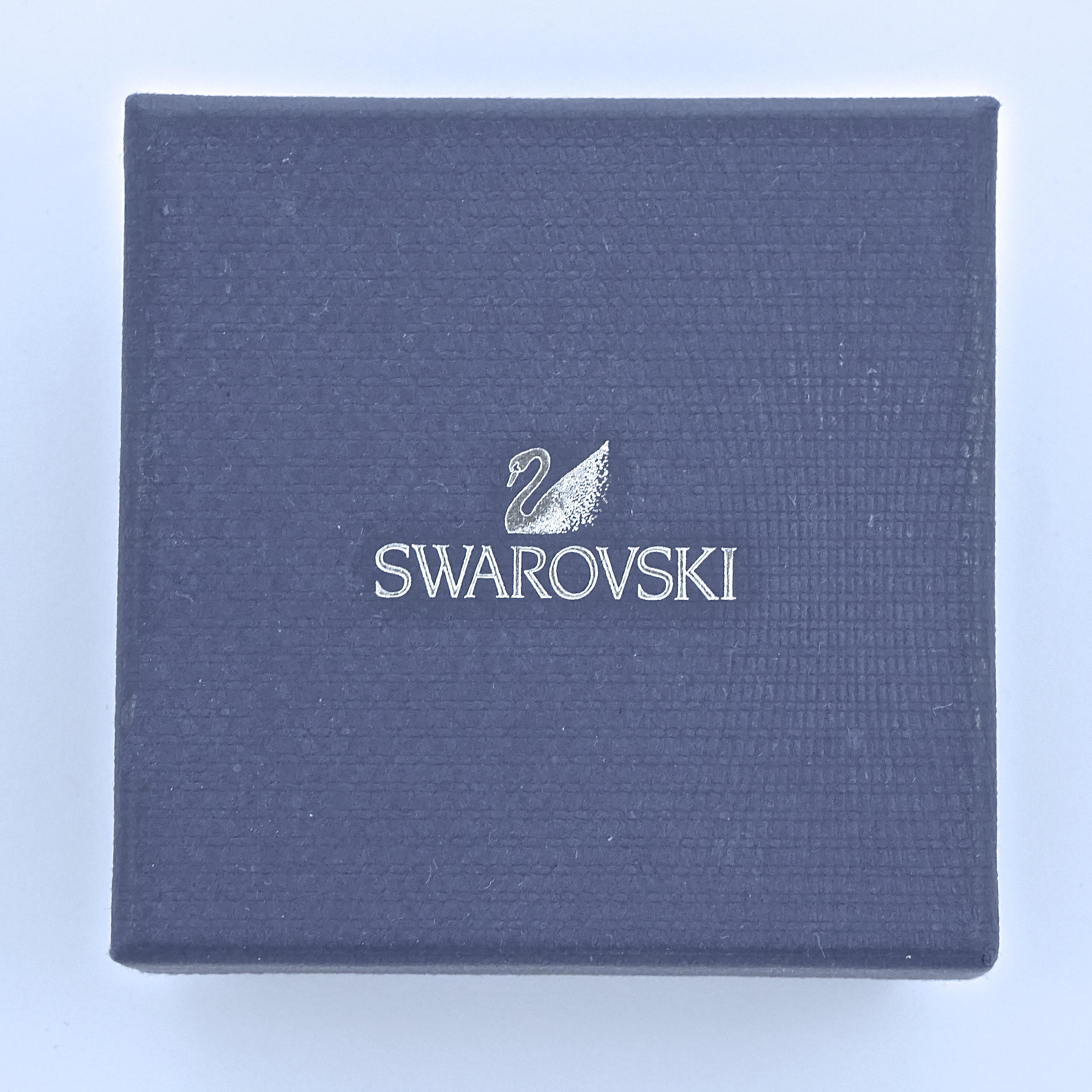 Orecchini a clip con logo del cigno in ambra e pavé di cristallo Swarovski placcati in oro 4