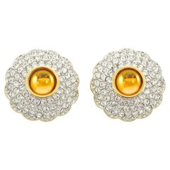 Clips d'oreilles à logo en forme de cygne en or plaqué ambre et cristal pavé transparent Swarovski