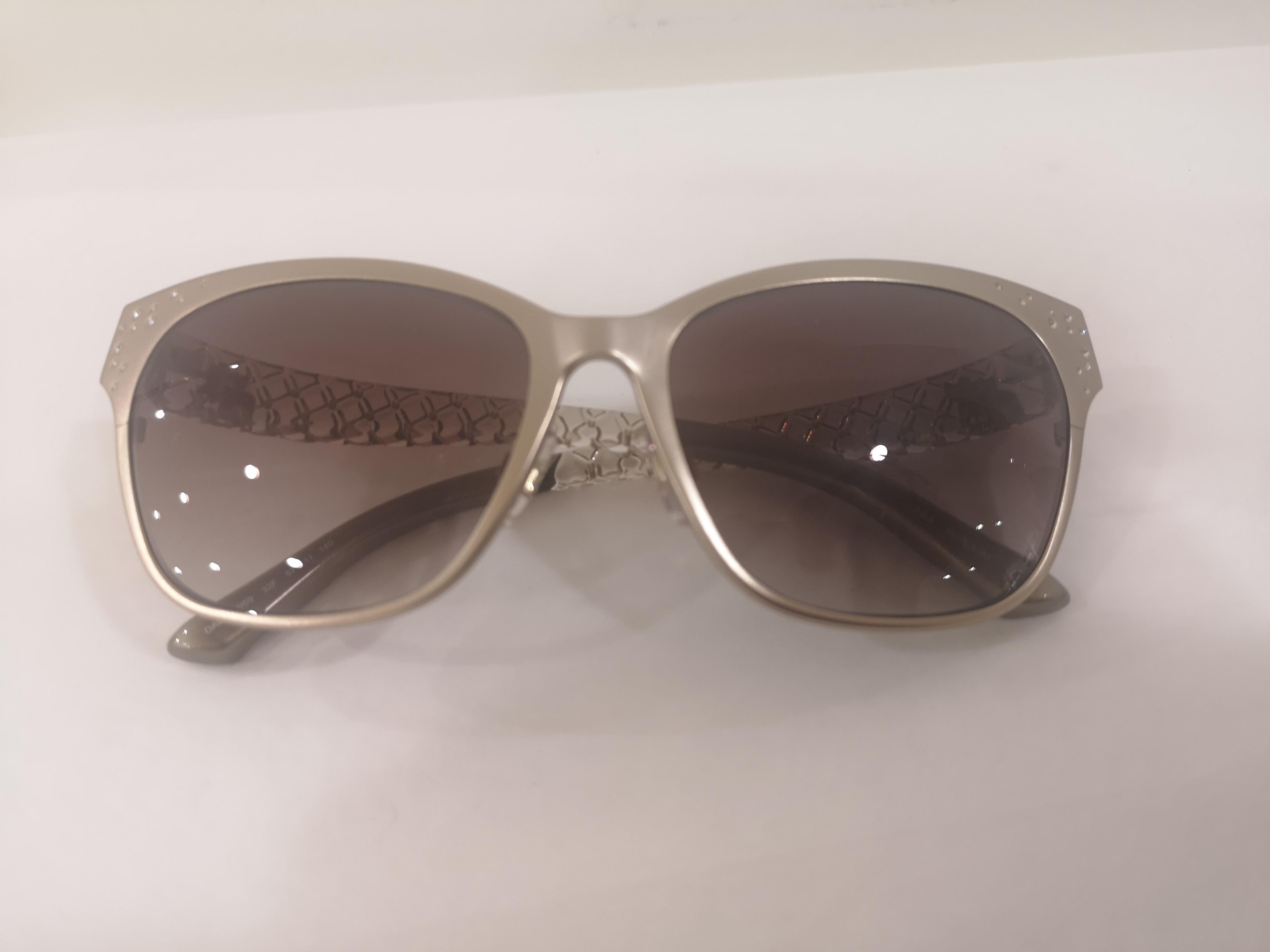 Gris Swarovski - Lunettes de soleil dorées avec lunettes swarovski, neuves avec étiquettes en vente