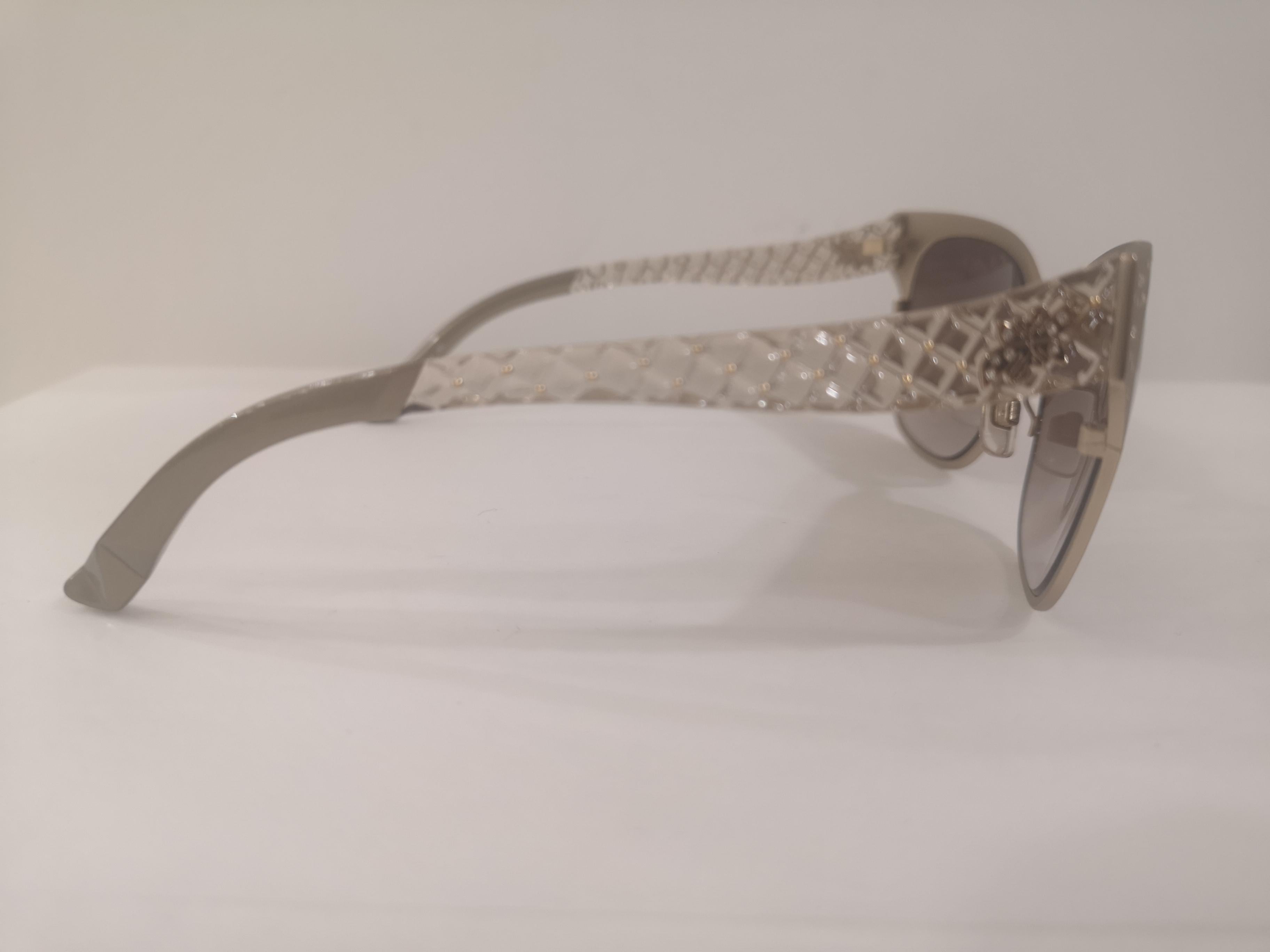 Swarovski Goldene Swarovski-Sonnenbrille mit Swarovski-Sonnenbrille NWOT im Angebot 1