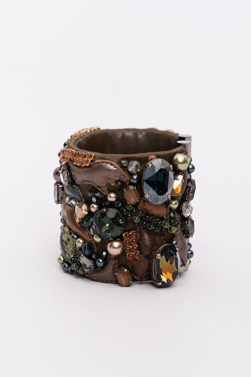 Swarovski Leather Cuff Bracelet Embroidered with Beads In Excellent Condition For Sale In SAINT-OUEN-SUR-SEINE, FR