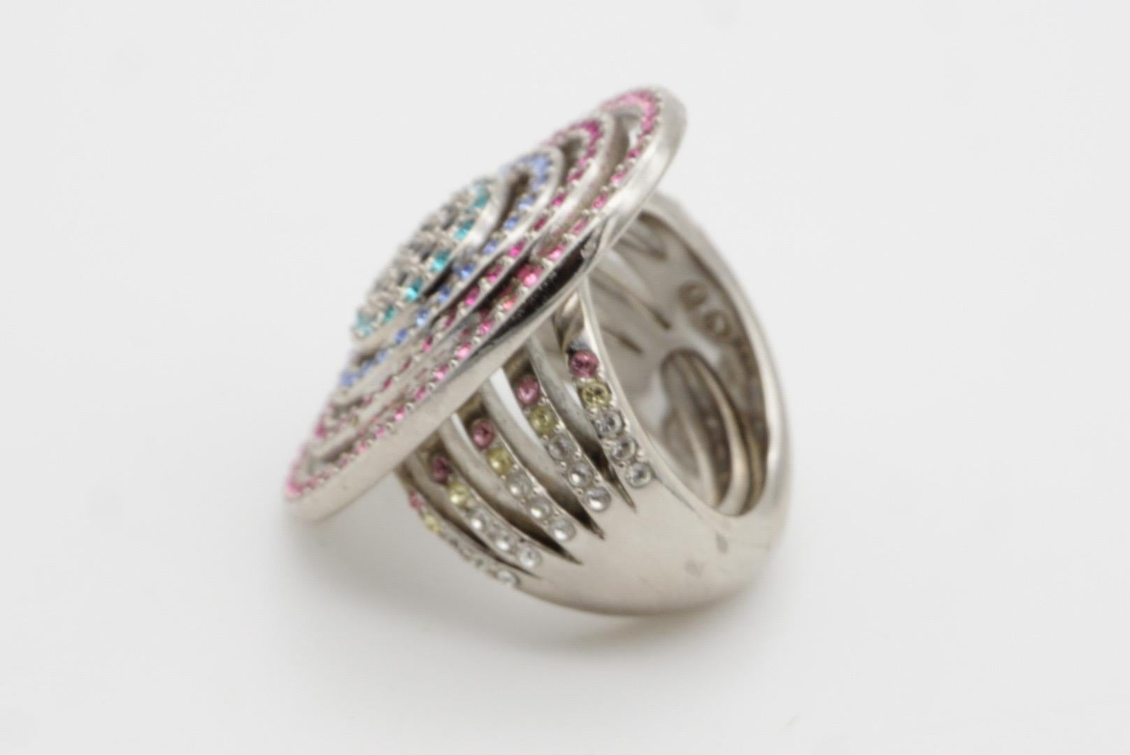 Swarovski Bague cocktail de luxe en cristals arc-en-ciel ovale ajouré et épaisse Nirvana en vente 5