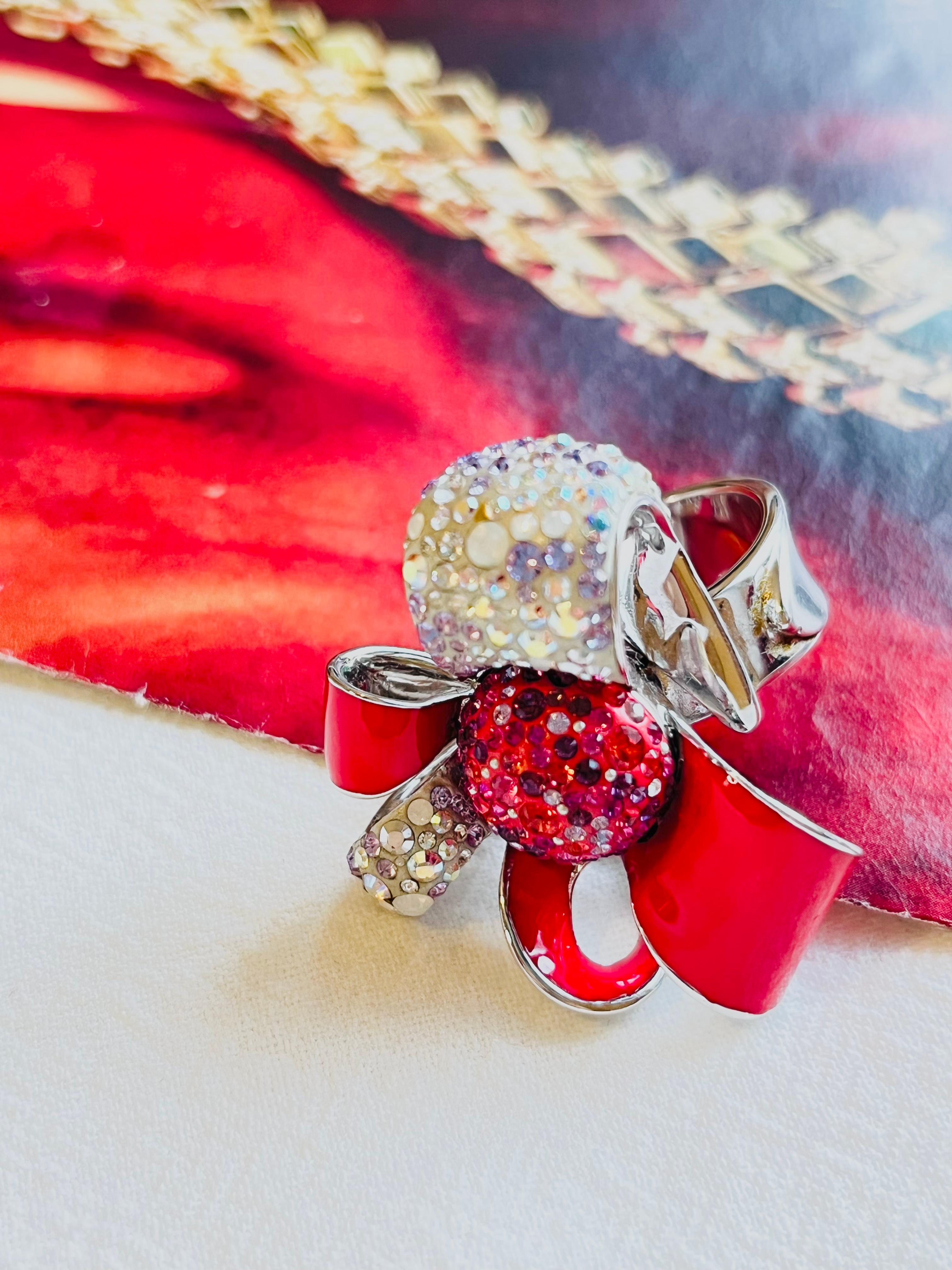 red bow ring