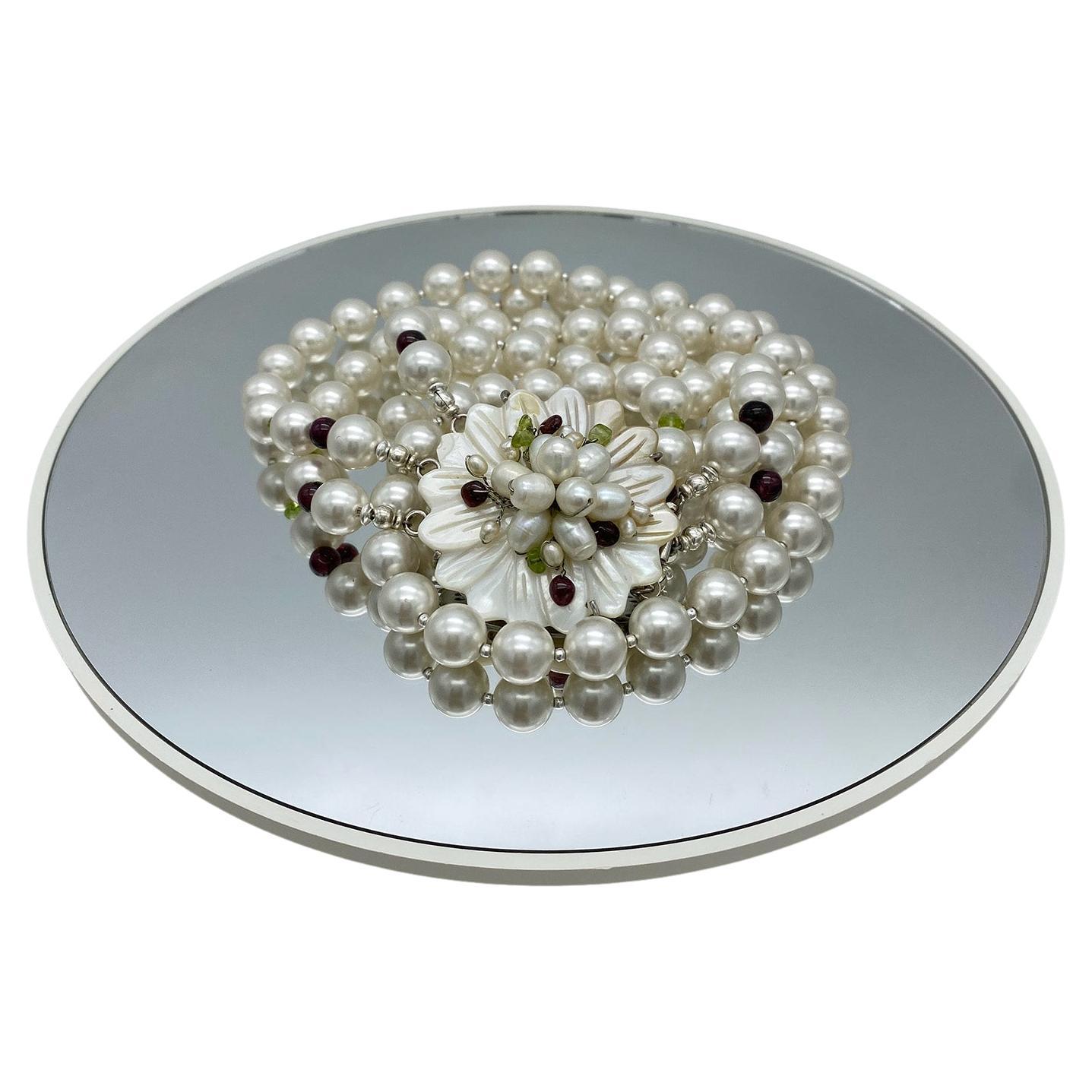 Collier à trois brins de perles Swarovski Pour femmes en vente