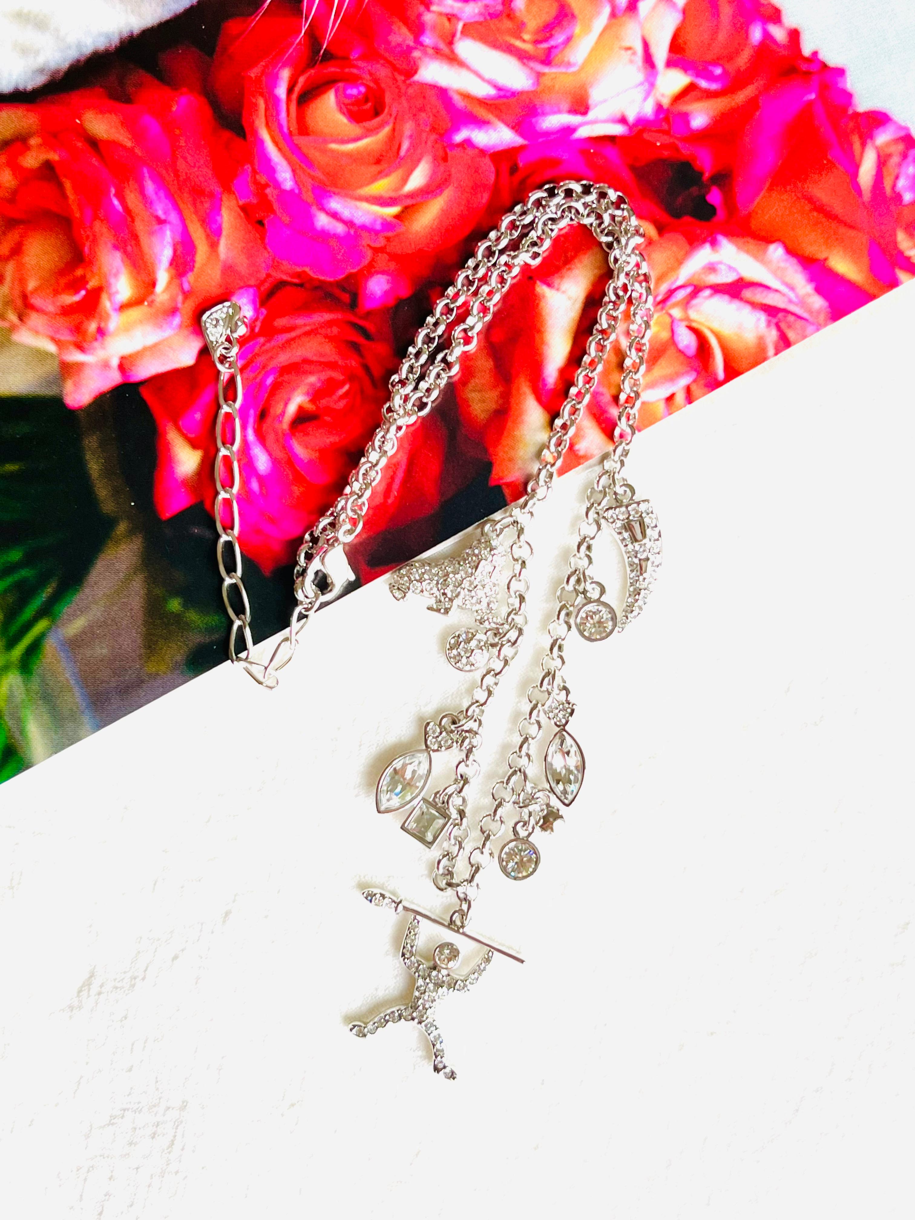 Swarovski Polar Bestiary Charms Bezel Crystals Dichiarazione Collana girocollo in argento In condizioni ottime in vendita a Wokingham, England