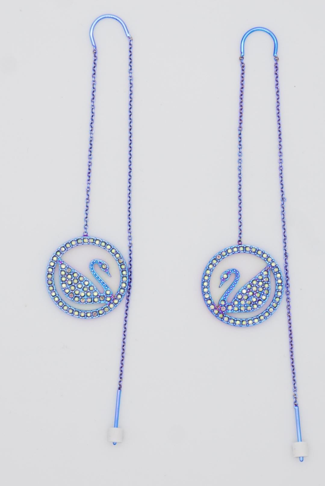 Swarovski Pop Swan - Orecchini a buco con cristalli tondi viola e lilla con rivestimento PVD in vendita 2