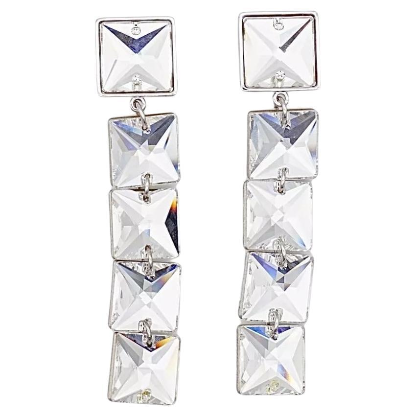 Swarovski Princesse, cristaux flottants, longs carrés blancs, boucles d
oreilles à clip