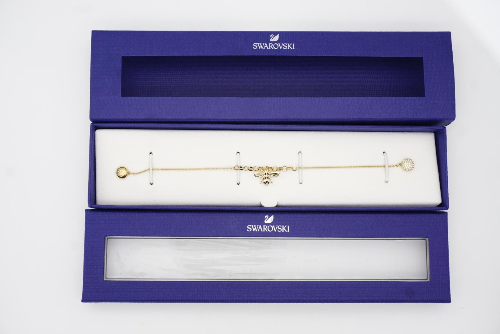 Swarovski Remix Collection Vivid Bee Pendant Charm Strand Gold Bracelet, Size M For Sale 1