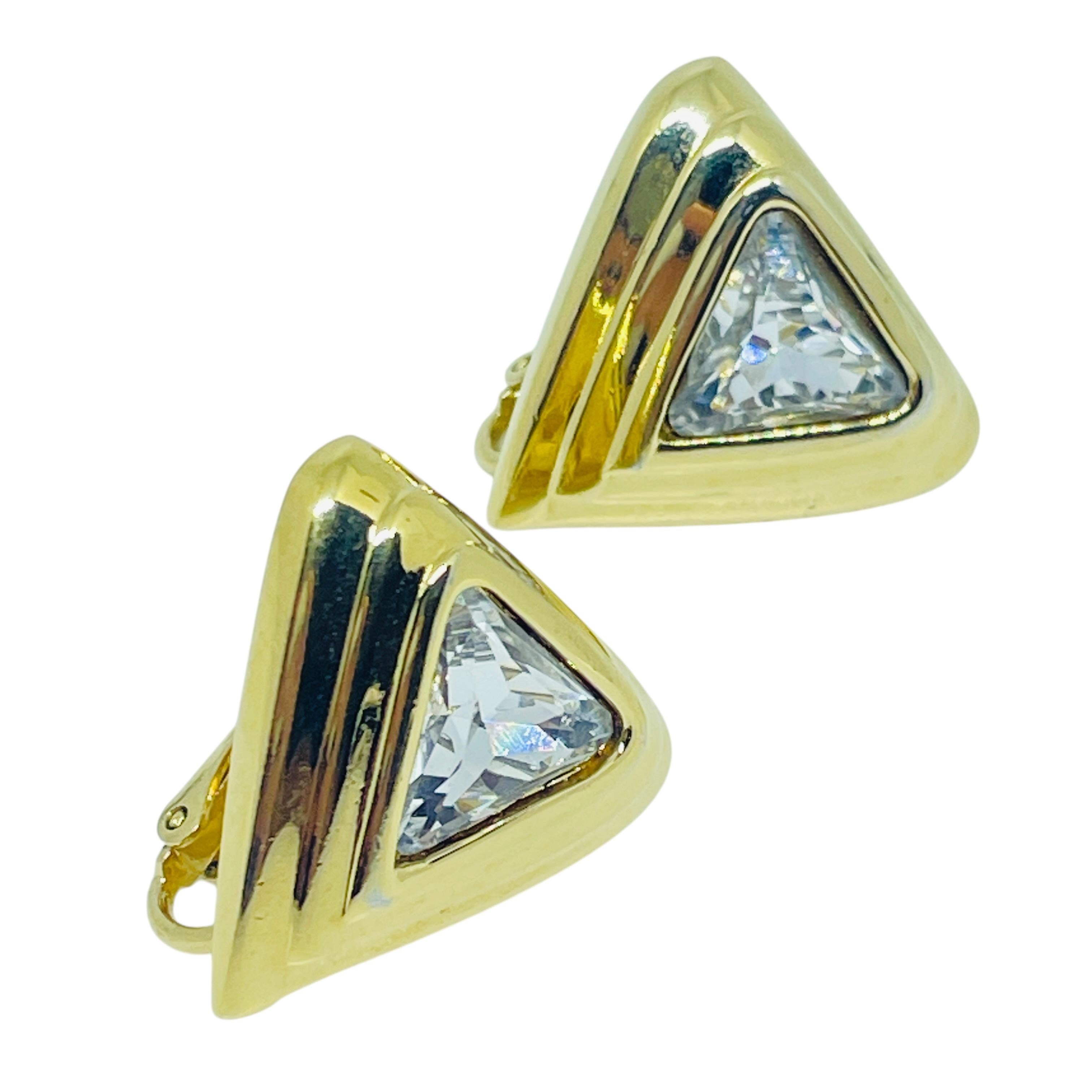 DETAILS

- • unterzeichnet SAL 

- • vergoldet mit Kristallen  

- • Vintage-Designer-Ohrringe 

MASSNAHMEN

- •

CONDIT

- • sehr guter Vintage-Zustand mit minimalen Gebrauchsspuren

Sku 50

❤️❤️ VINTAGE-DESIGNER-SCHMUCK ❤️❤️

❤️❤️ ALEXANDER'S