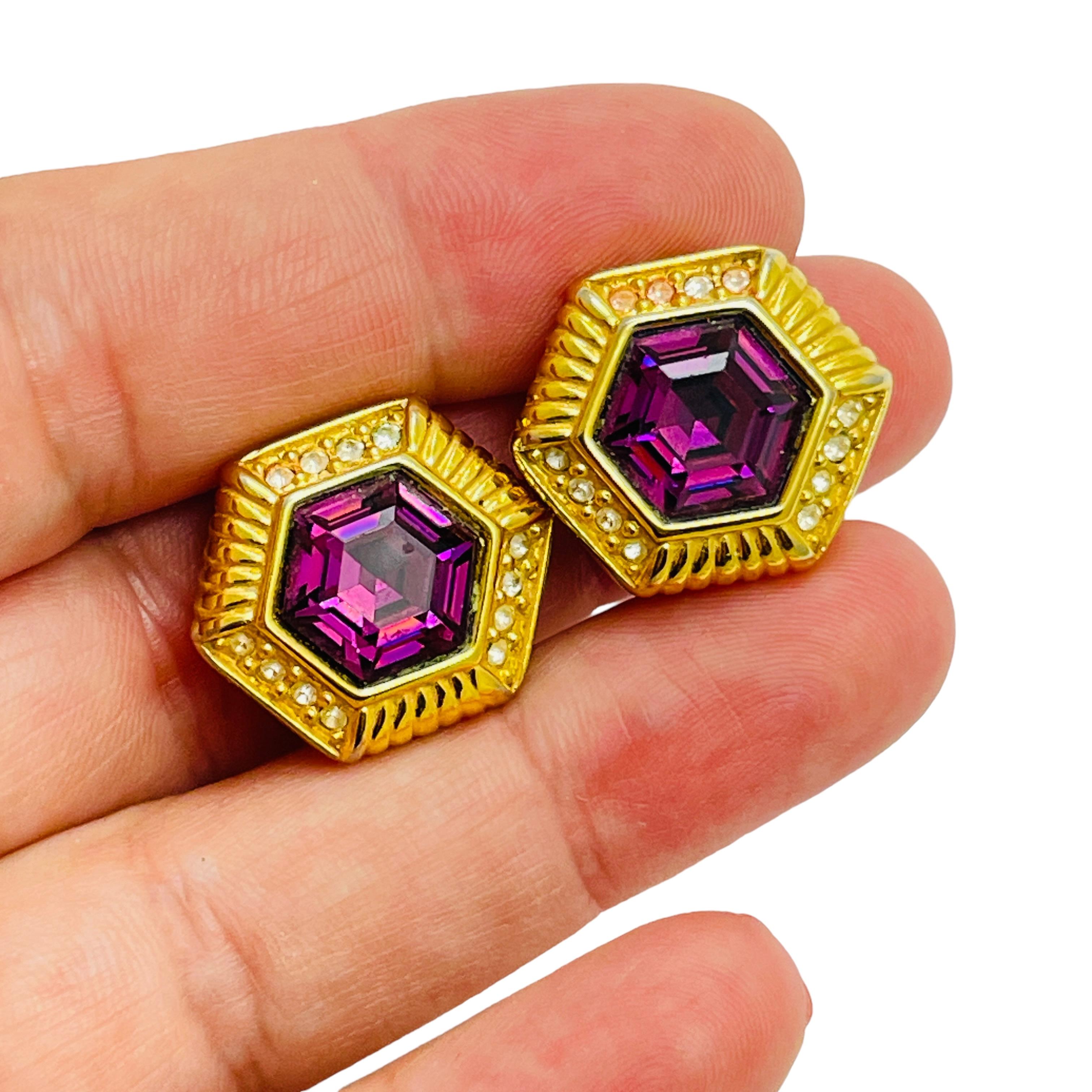 SWAROVSKI - Boucles d'oreilles à clip en or, améthyste et cristal, signées par le designer Pour femmes en vente