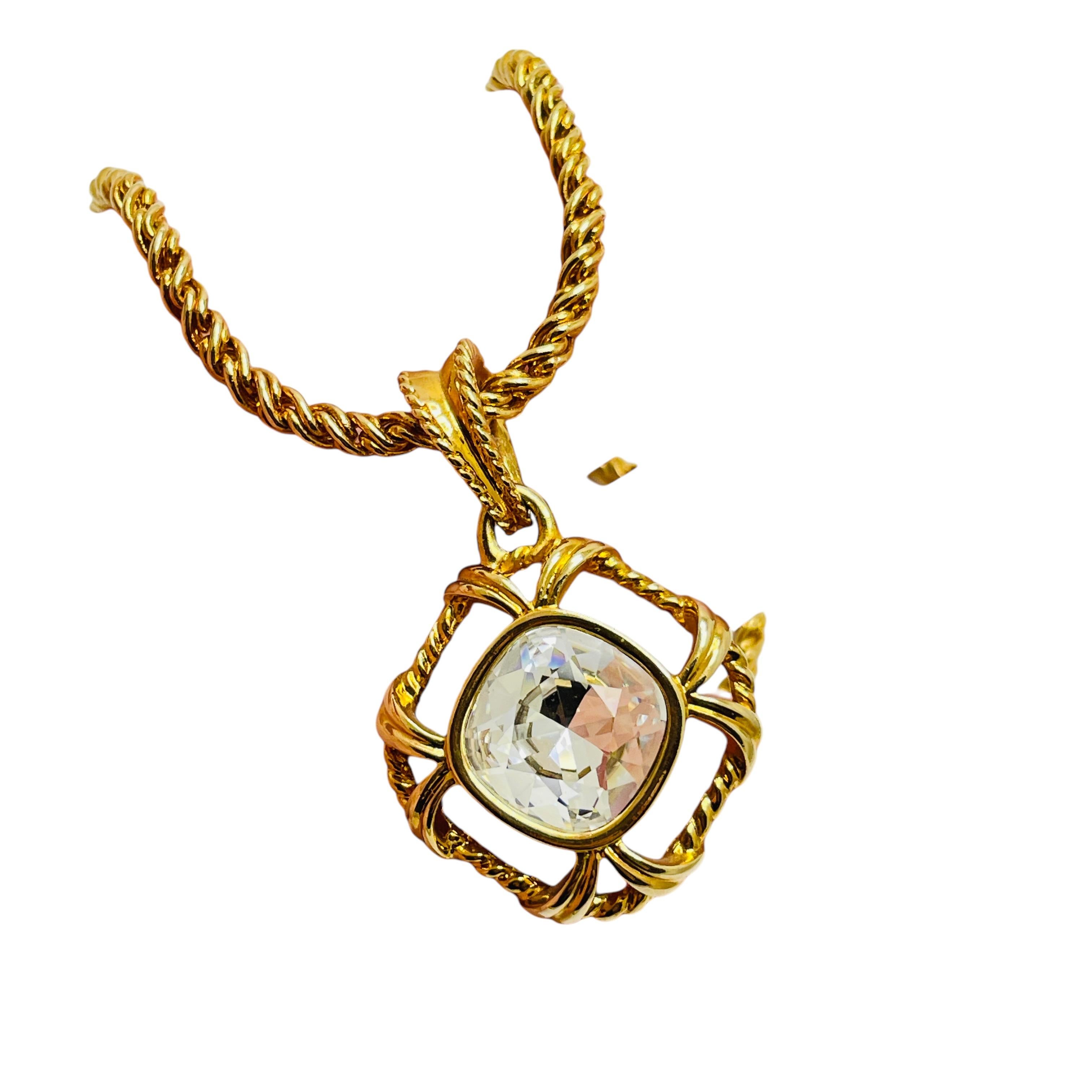 Donna Collana firmata Swarovski con cristalli d'oro in vendita