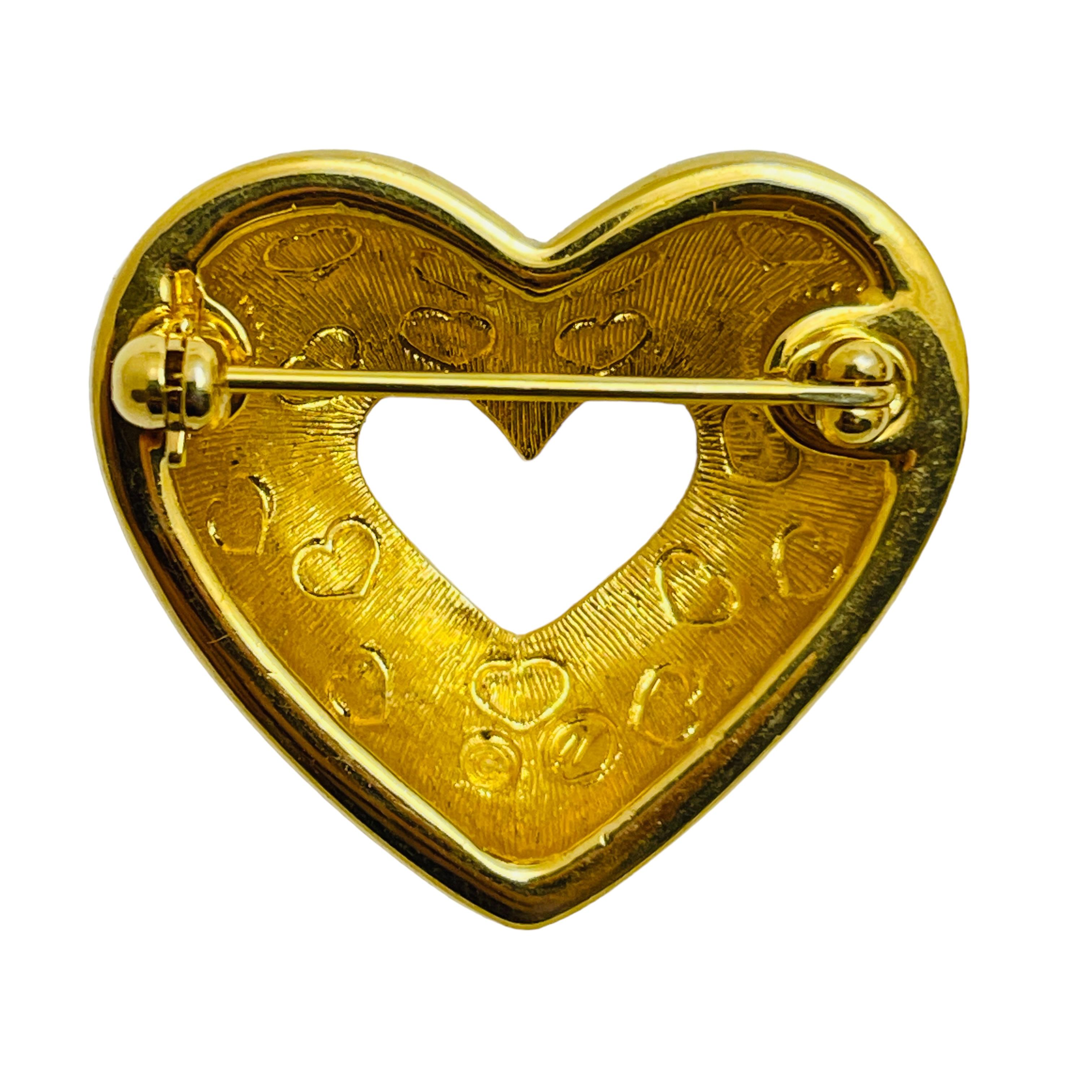 SWAROVSKI signed gold plated crystals heart designer brooch In Good Condition For Sale In Palos Hills, IL