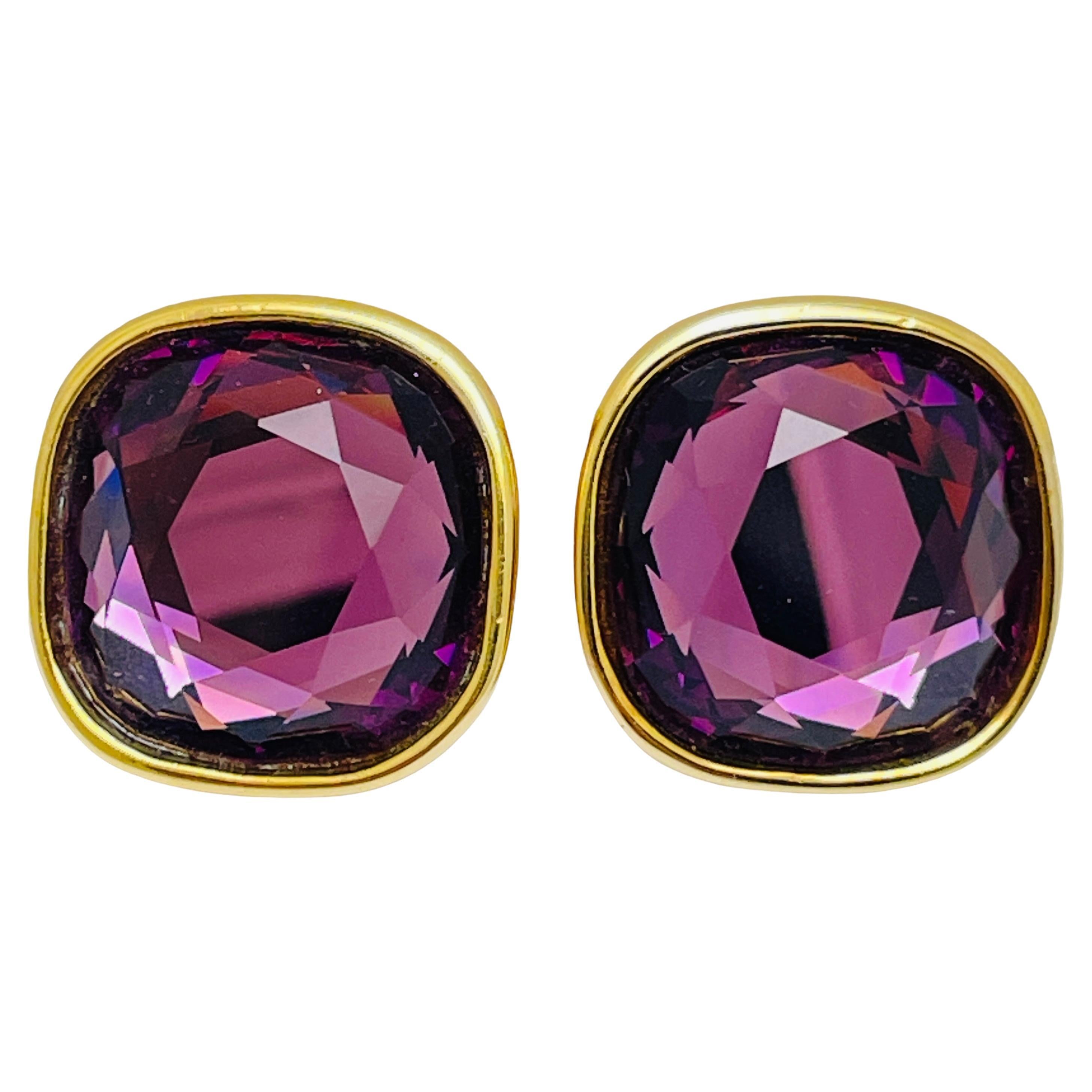 SWAROVSKI signierte Vintage-Ohrringe mit vergoldetem Amethyst-Kristall-Designer-Clip auf Ohrringen im Angebot