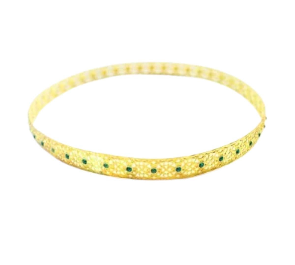 Corona con halo de Swarovski esmeralda en latón dorado by Mordekai Corte esmeralda en venta