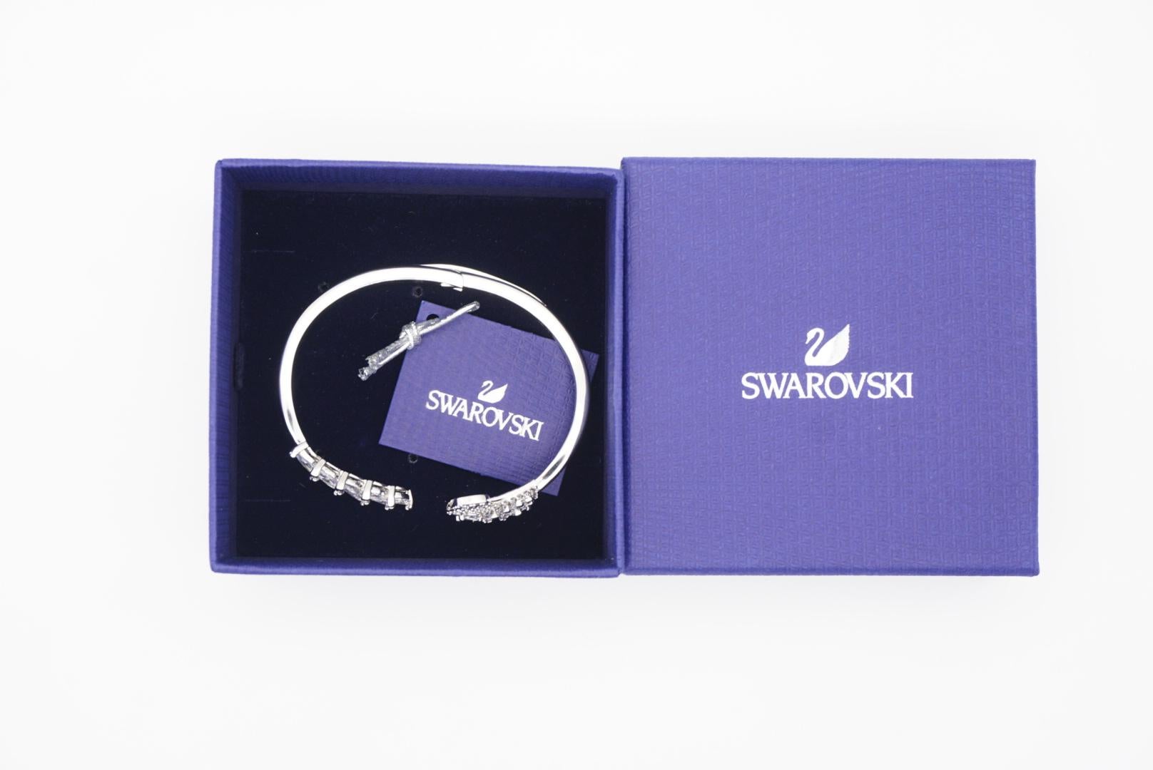 SWAROVSKI Swan Lake Sparkling Crystals Silver Rhodium Bangle Bracelet, M, BNWT In New Condition For Sale In Wokingham, England