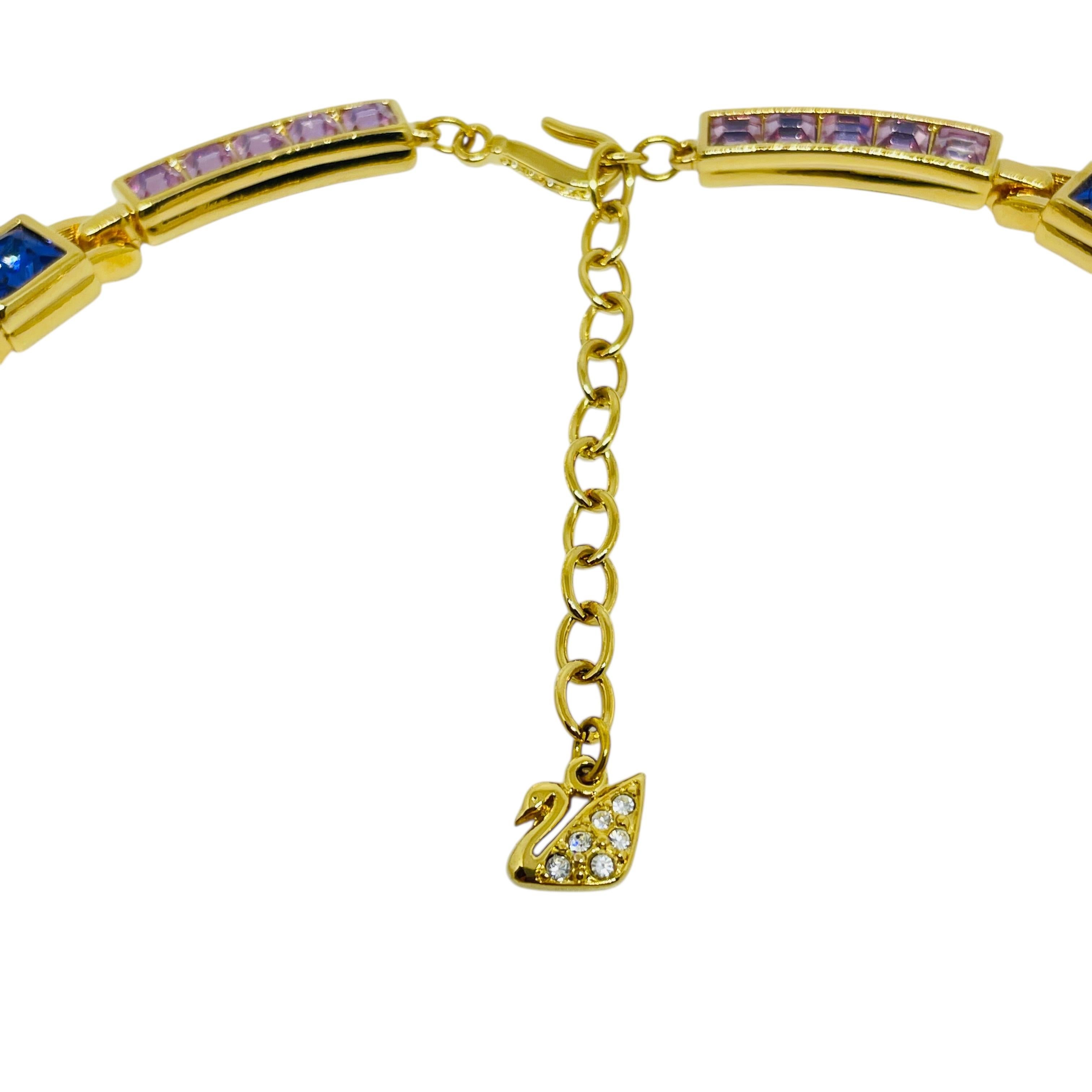 Collana firmata SWAROVSKI con logo del cigno, placcata in oro e con cristalli di ametista in vendita 2
