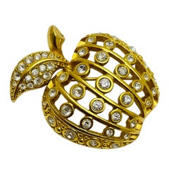 Swarovski logo del cigno firmato in oro placcato cristallo mela spilla di design