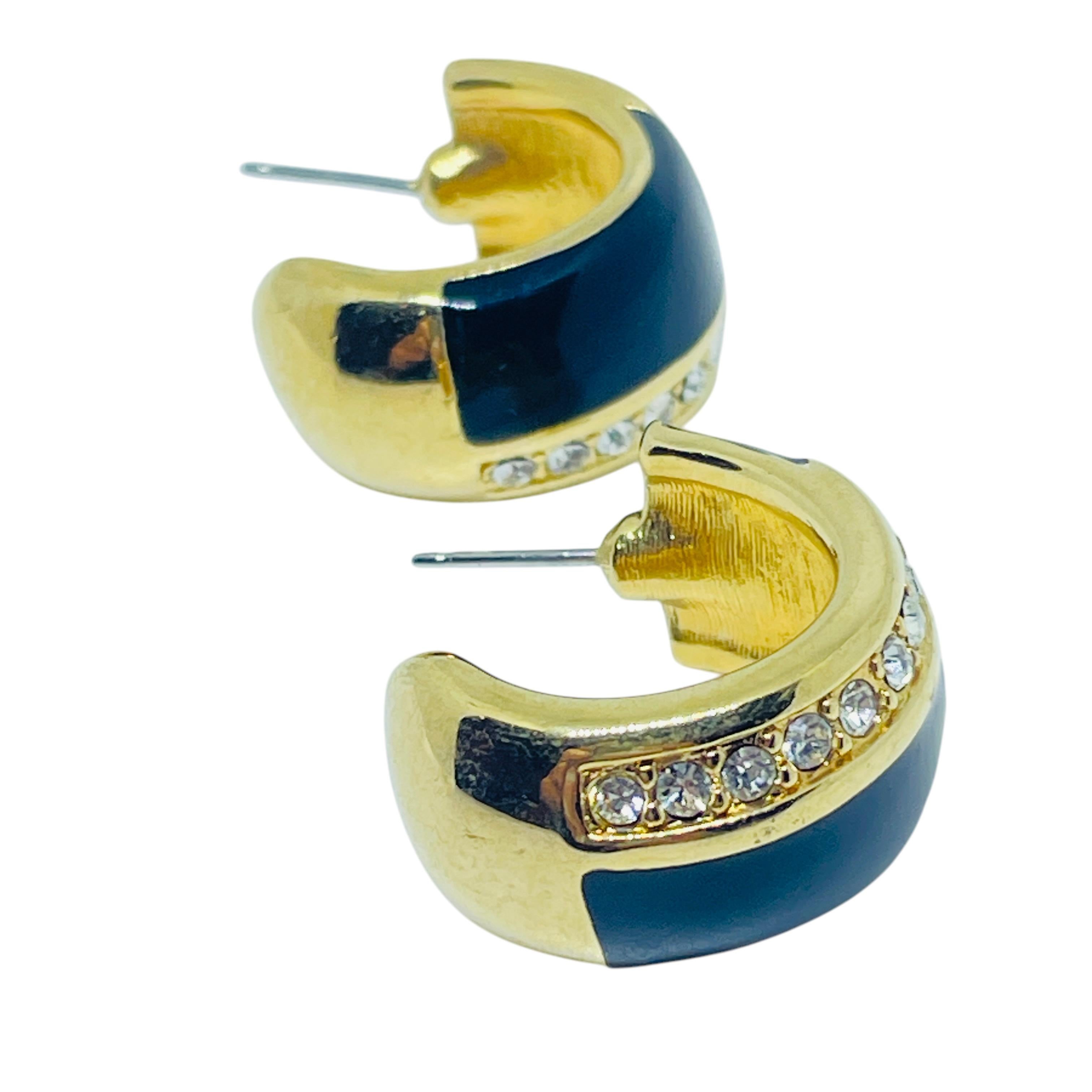 Cigno Swarovski firmato orecchini di design con smalto e strass placcati in oro In condizioni buone in vendita a Palos Hills, IL