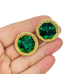 Boucles d'oreilles vintage à clip de créateur Swarovski, en forme de cygne, ornées de cristaux dorés et émeraude, signées