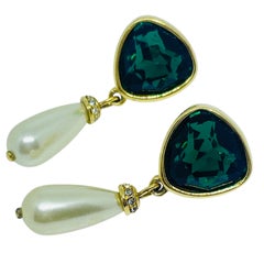 SWAROVSKI swan signed vintage gold. plated emerald crystal drop pearl earrings