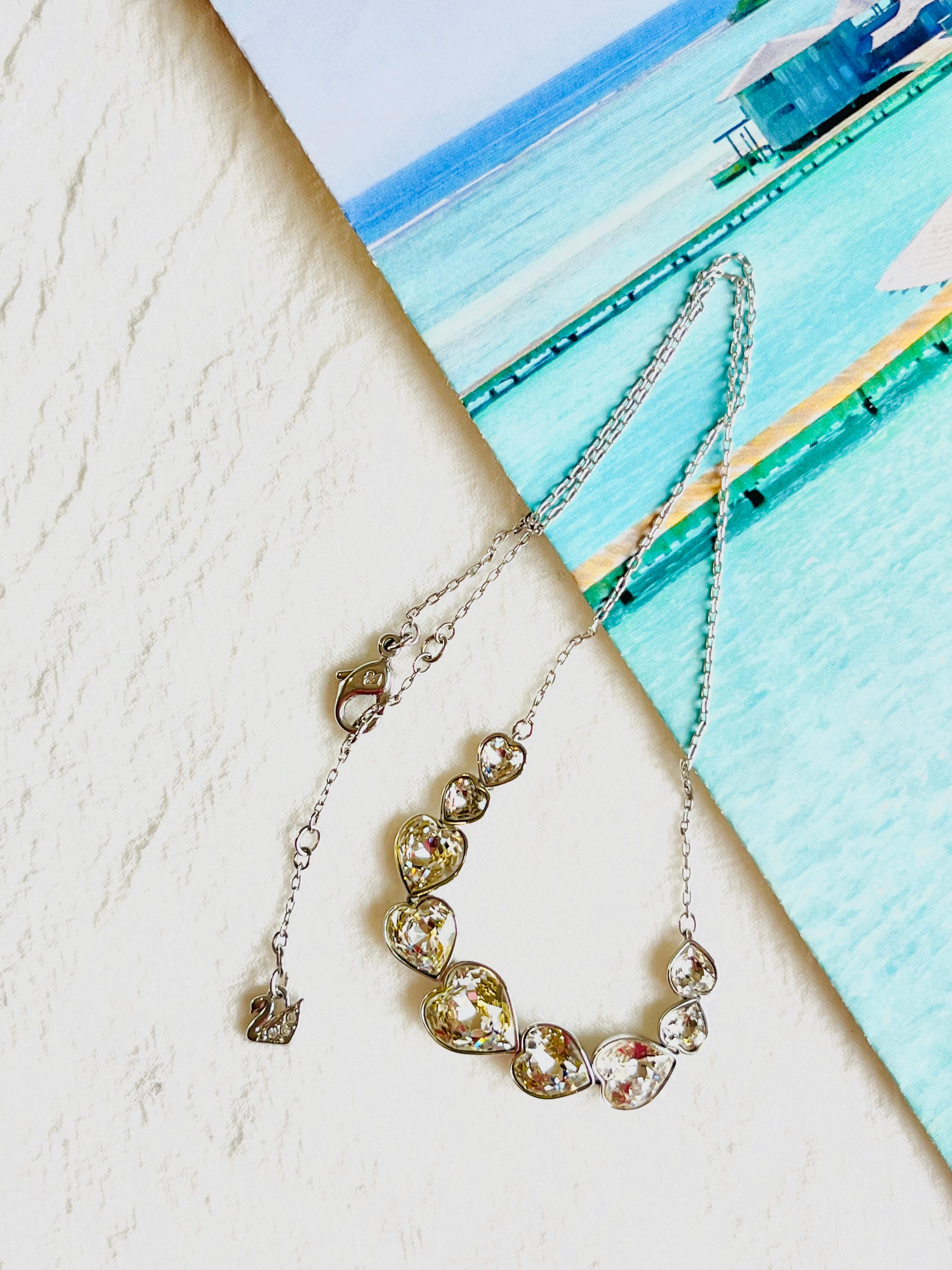 Collana con ciondolo in argento Swarovski Symmetric Nine 9 Hearts Love Clear Crystals in vendita 1