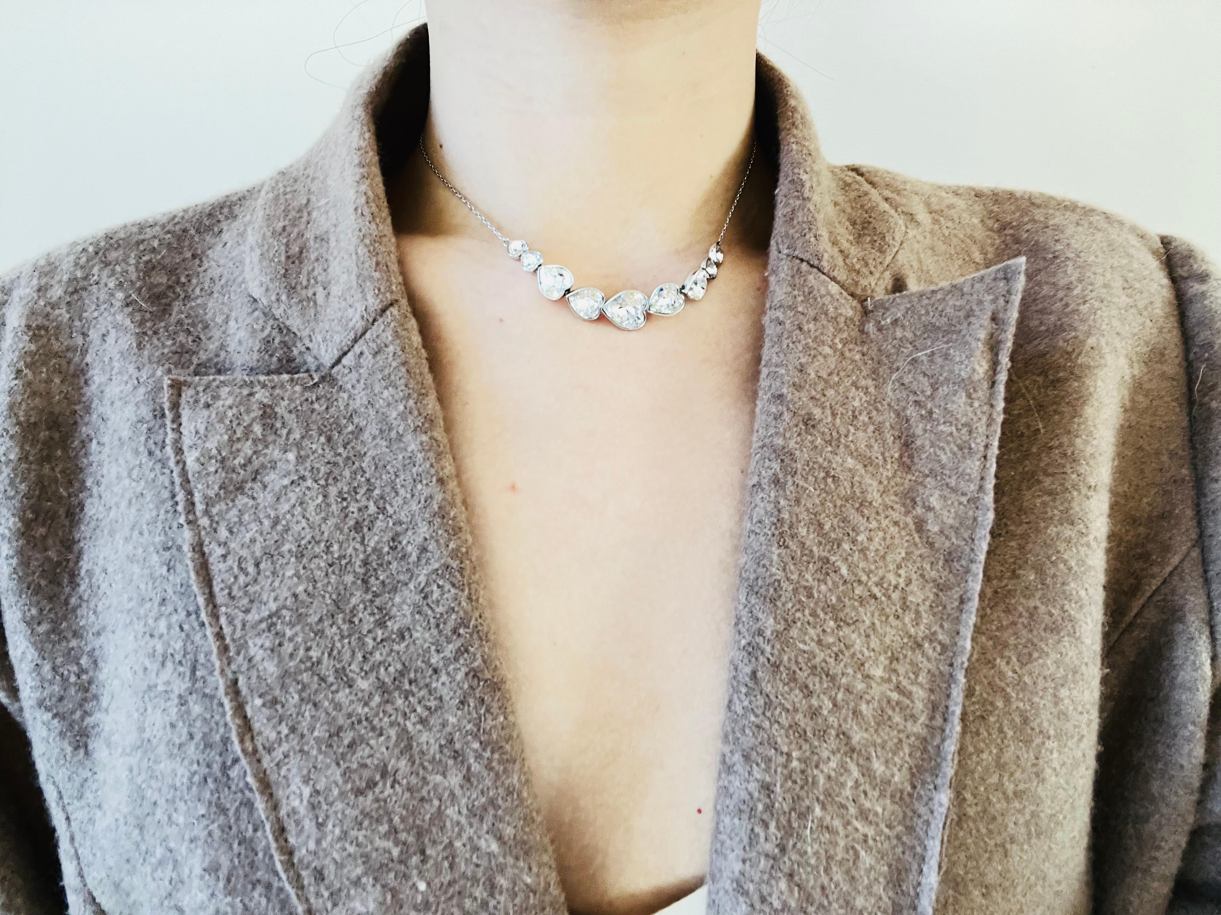 Collana con ciondolo in argento Swarovski Symmetric Nine 9 Hearts Love Clear Crystals in vendita 2