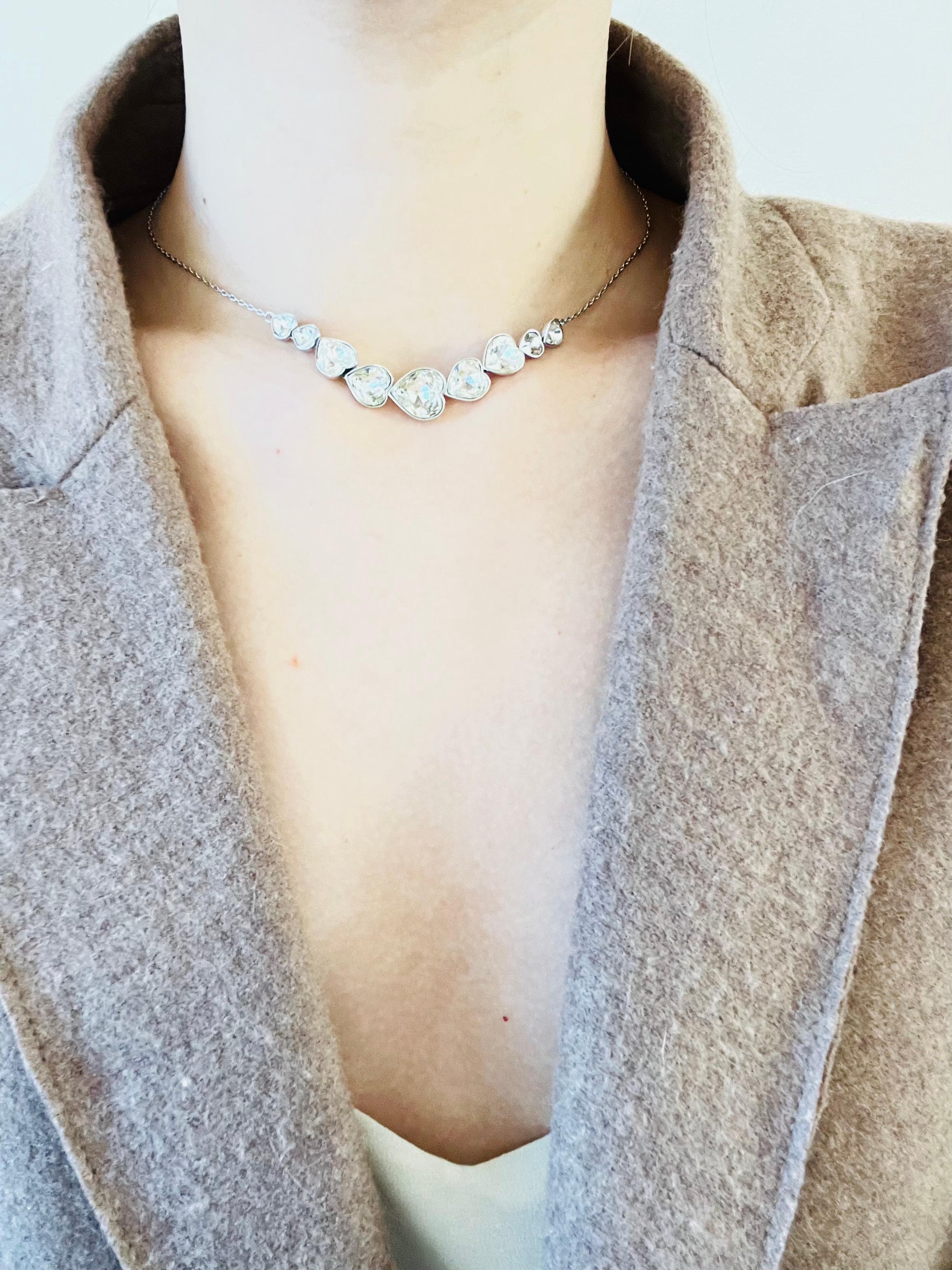 Collana con ciondolo in argento Swarovski Symmetric Nine 9 Hearts Love Clear Crystals in vendita 3