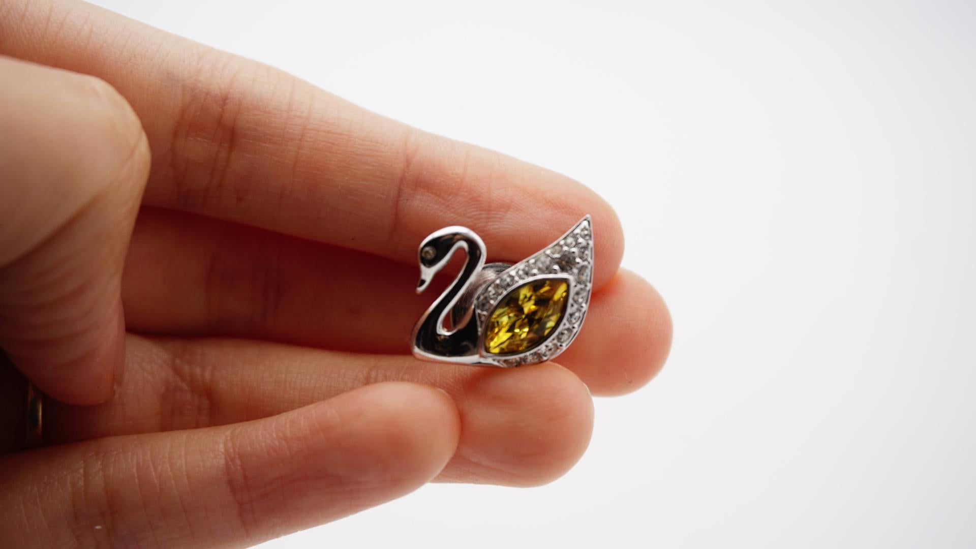 Swarovski Vintage Classic Crystals Iconic Swan Yellow Silver Brooch Pin 2