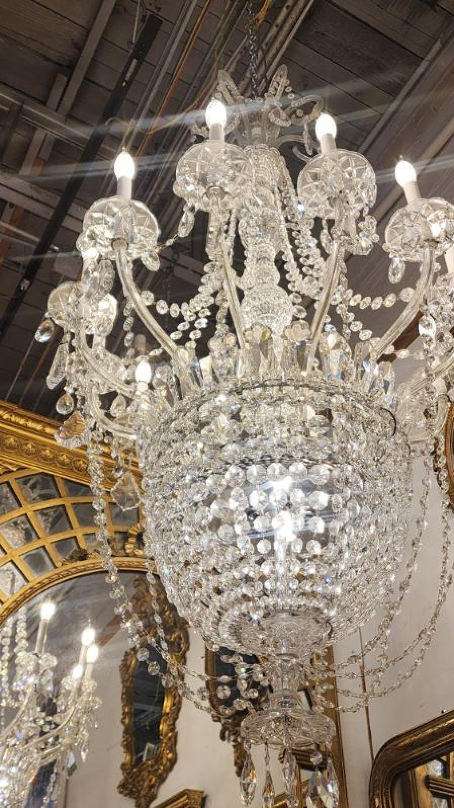 Swarvoski Crystal Chandelier In Good Condition For Sale In Dallas, TX