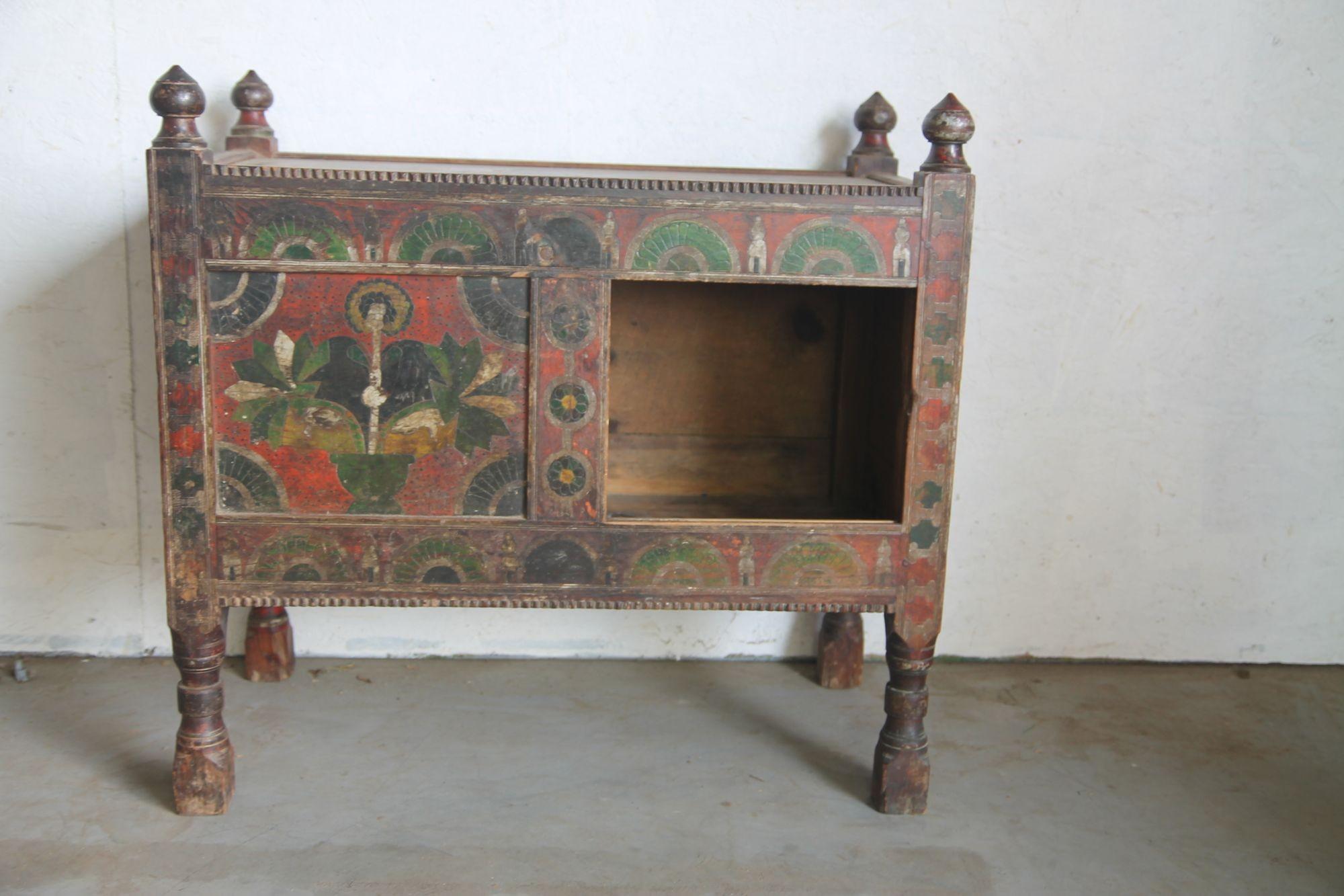Swat Valley Hand Painted Chest In Good Condition For Sale In Asbury Park, NJ