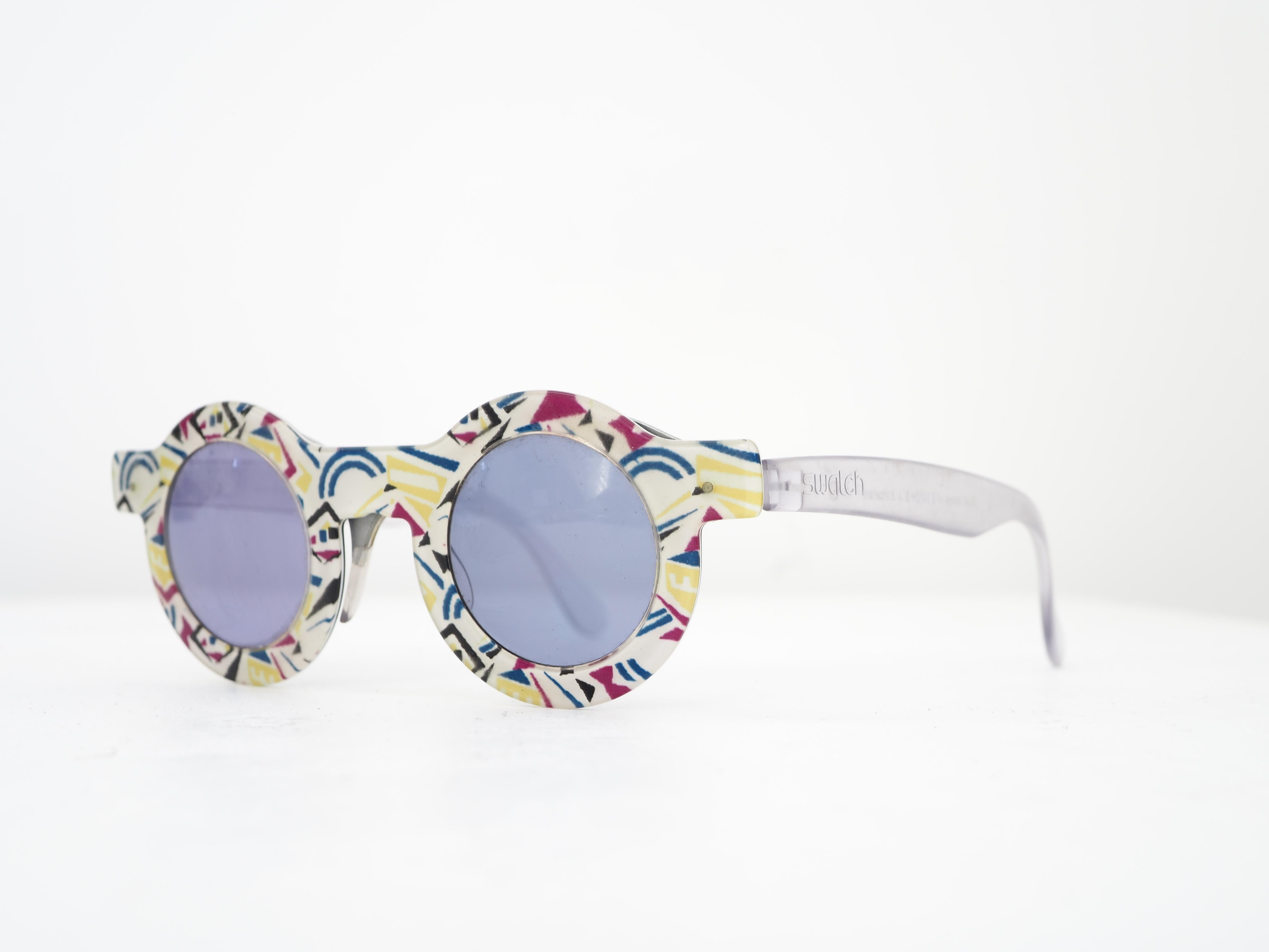 Lunettes de soleil Swatch multicolores multi-lentilles en vente 3