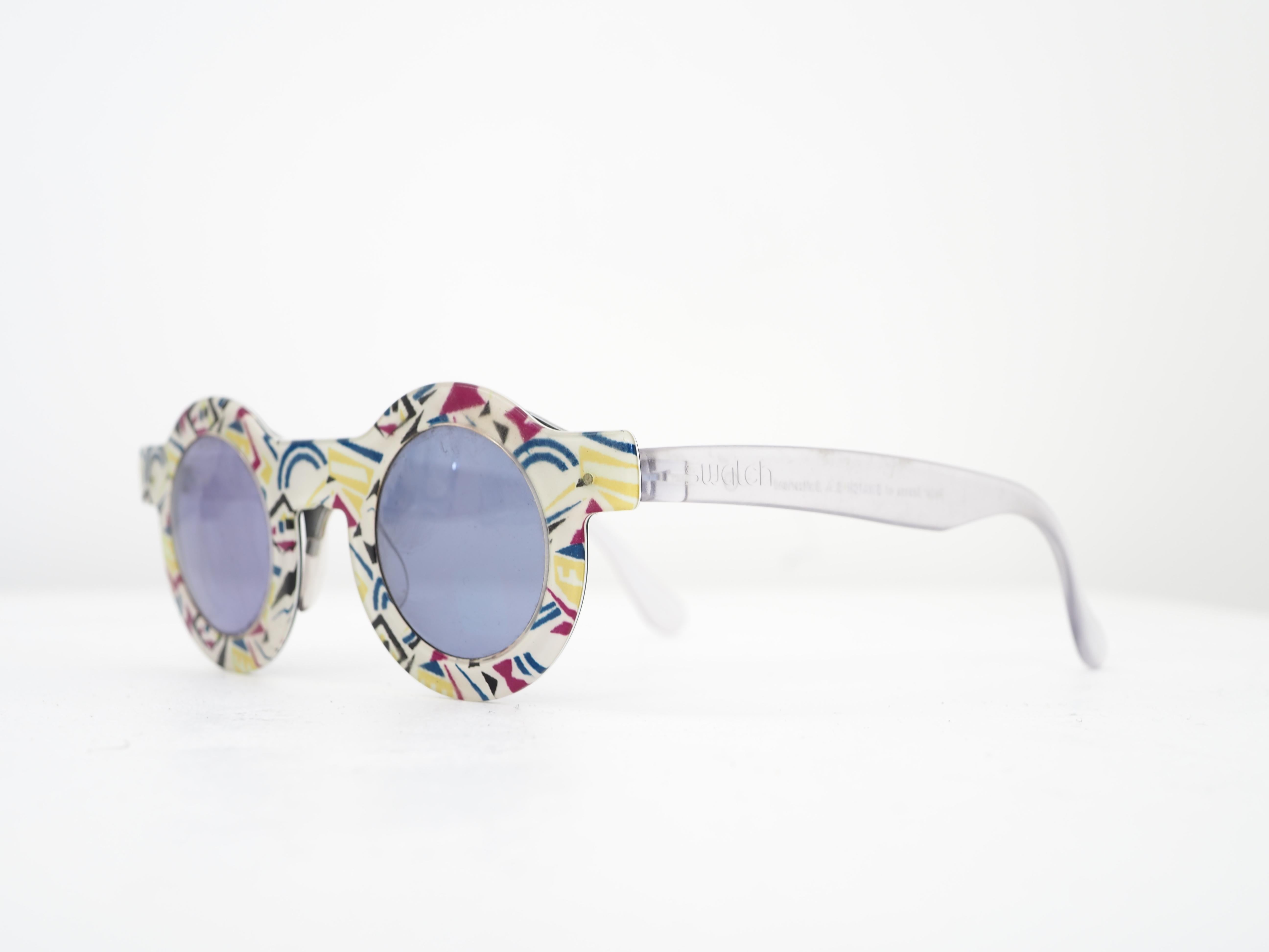 Lunettes de soleil Swatch multicolores multi-lentilles en vente 4