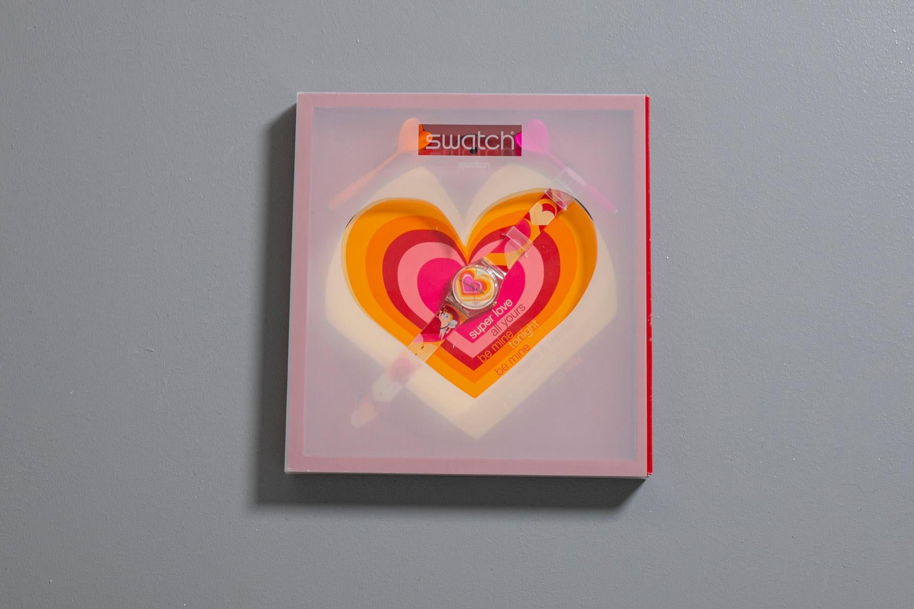 Moderne Swatch vintage Valentine's Day Aiming for Yourt Heart GE107, 2002 en vente